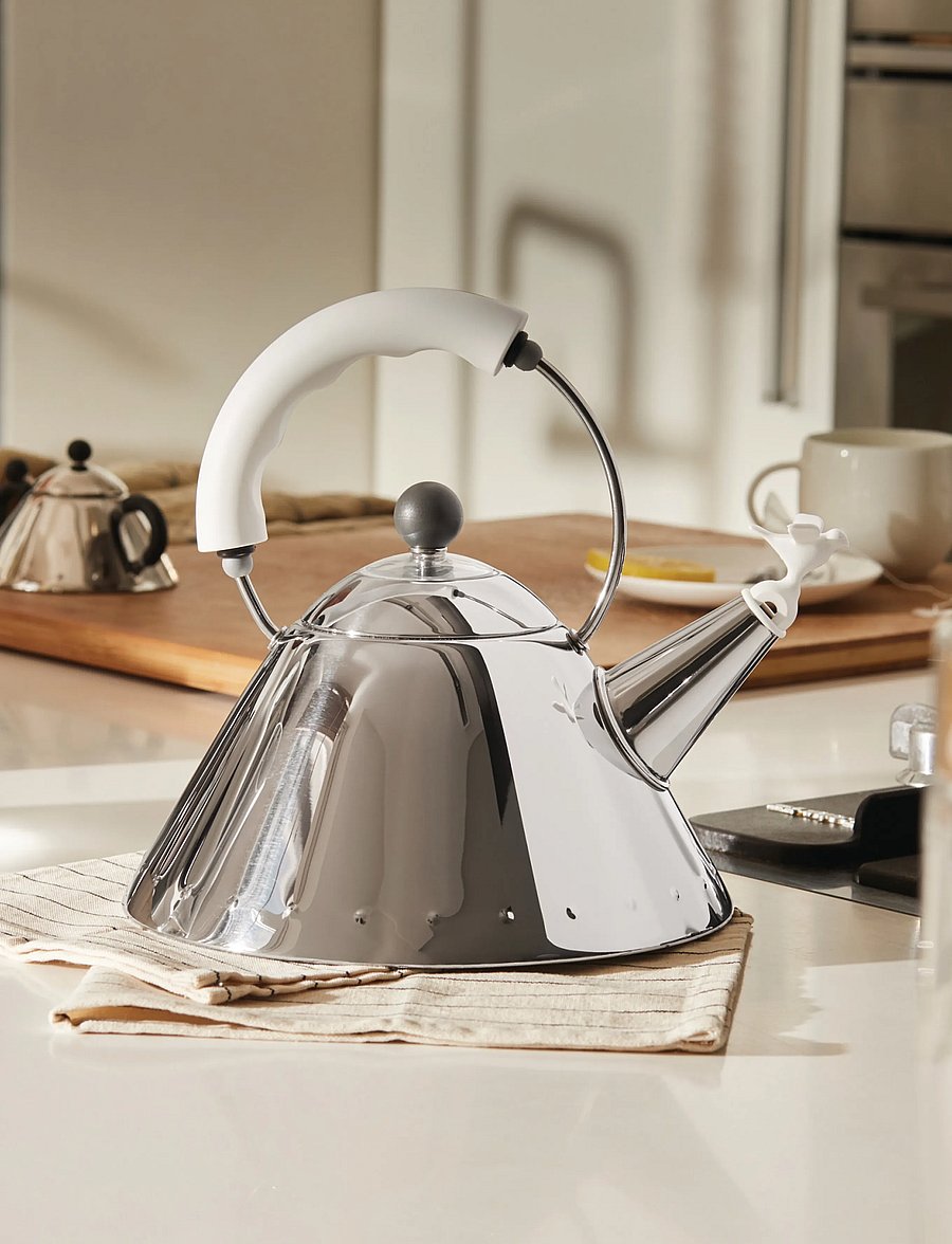 Alessi - Kettle in 18/10, mirror-polished and a bird-shaped whistle in PA, white induction - elektriskās tējkannas un katli - white - 0