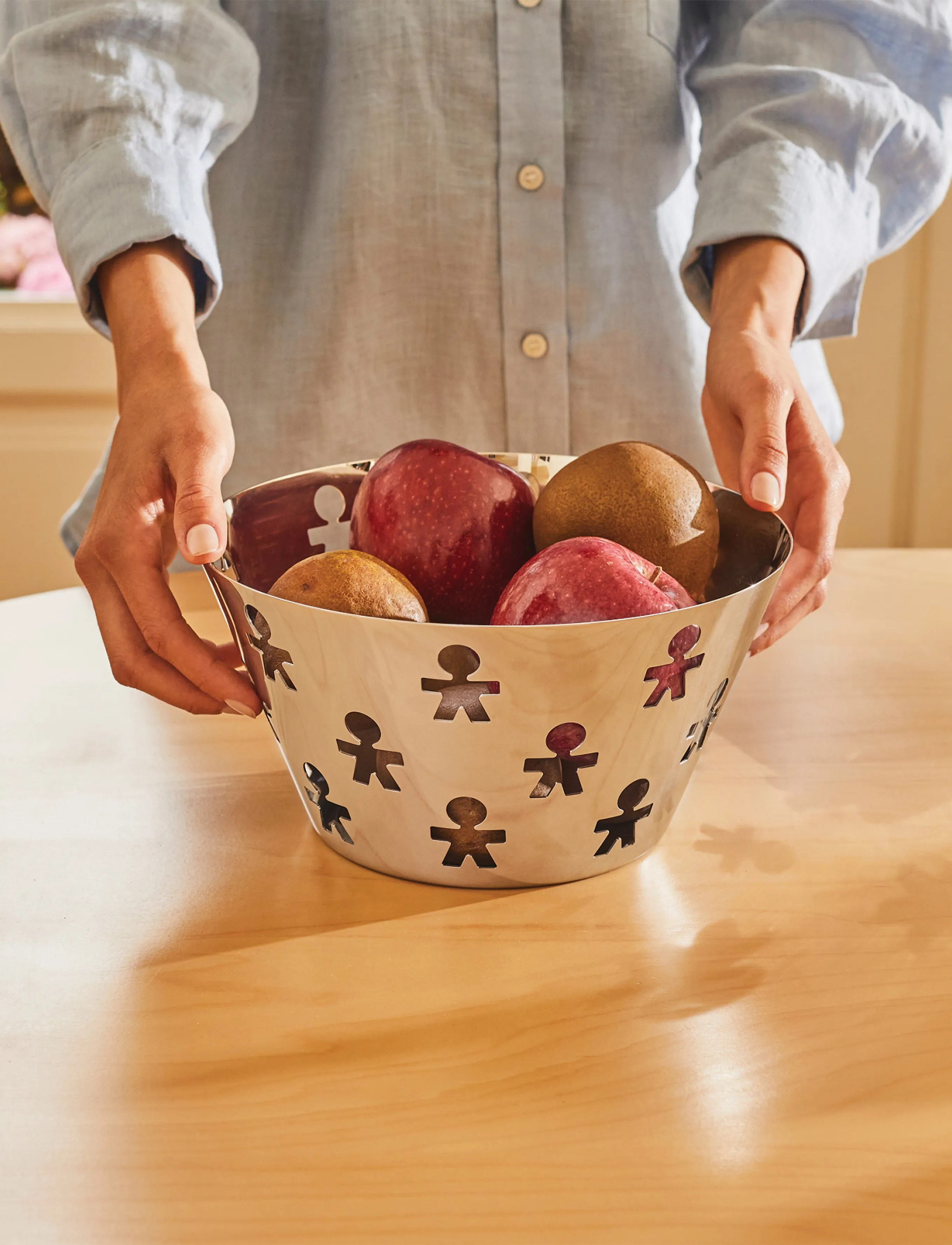 Alessi Open Fruit Bowl In 18/10 Stainless Steel, D23 cm, Bowls & Serving Dishes, Silber - Bowls, Homeware