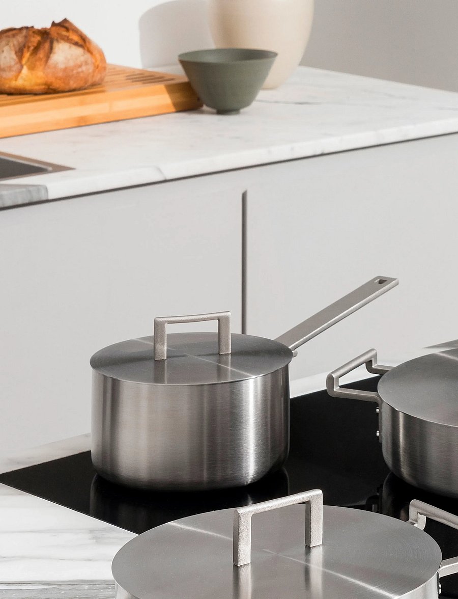 Alessi - Pot in multi-layer material matt Handle with PVD coating induction - stieltöpfe - steel - 0