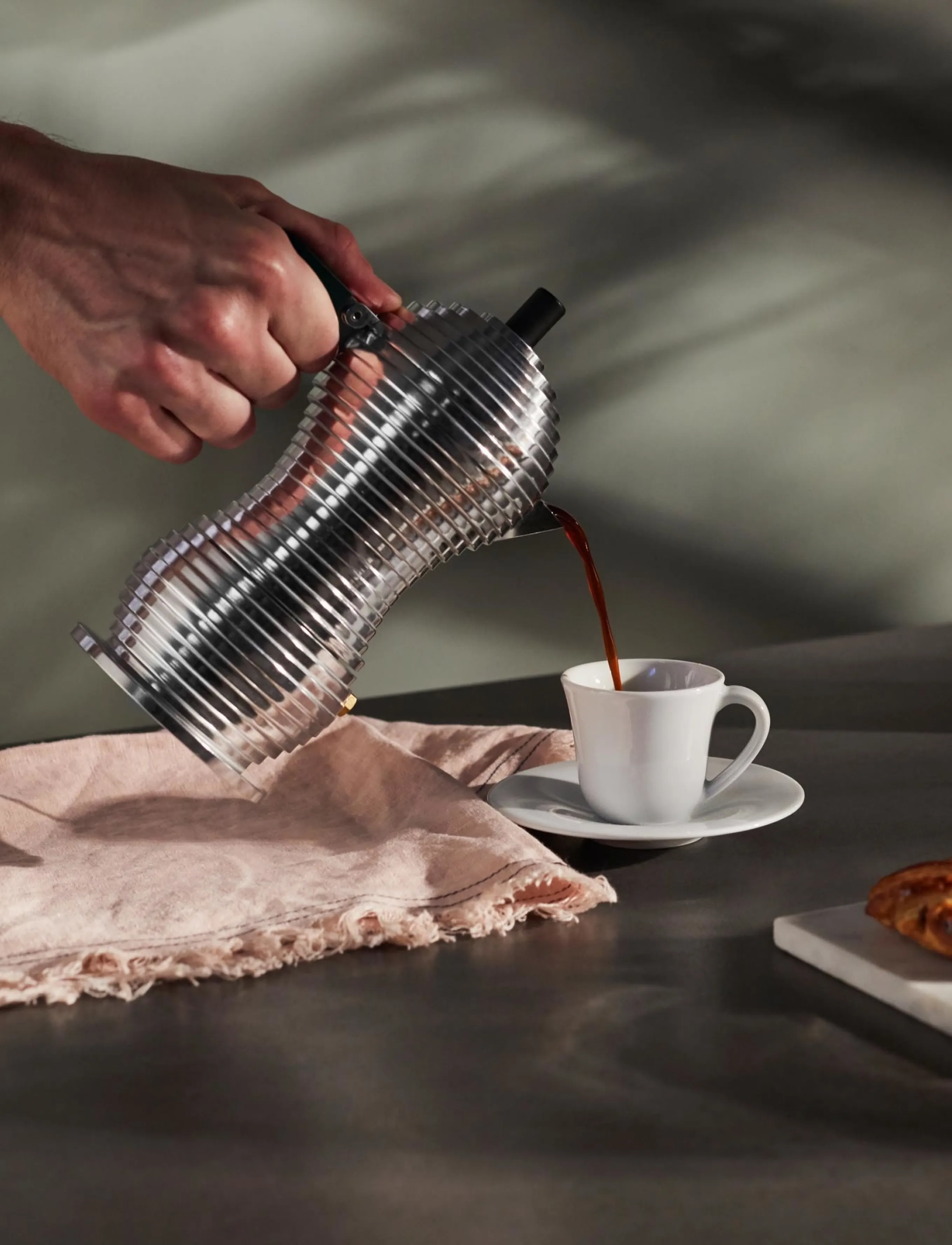 Alessi Espresso Maker In Aluminum Handle/Knob Pa, Black Induction Filter American Coffee 6 Cups, CUPS, Makers, Schwarz - Moka Pots, Homeware