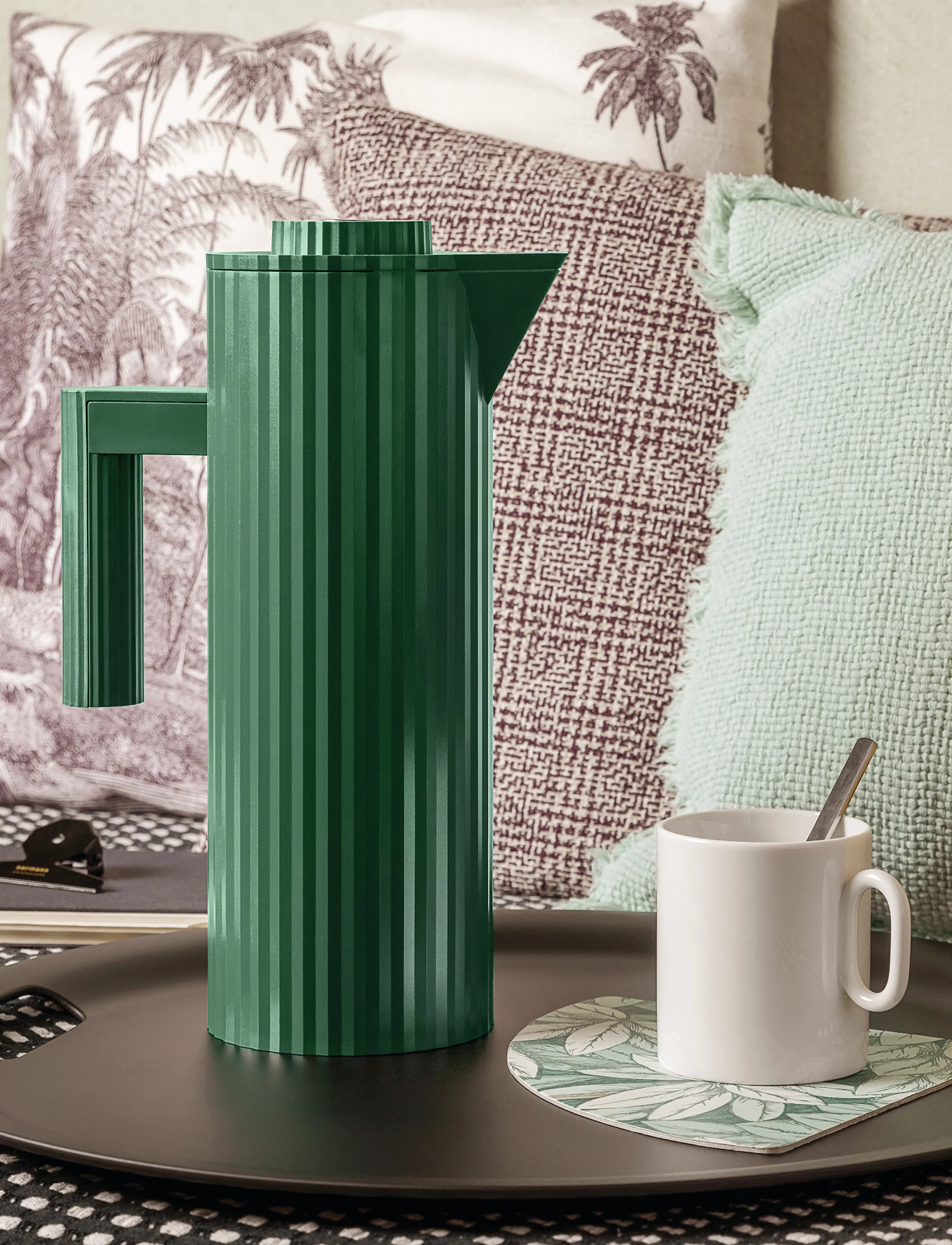 Alessi Thermo-Insulated Jug In Thermoplastic, Green Double Thermal Glass Inside, 20X11X32 cm, Jugs & Carafes, Grün - Homeware