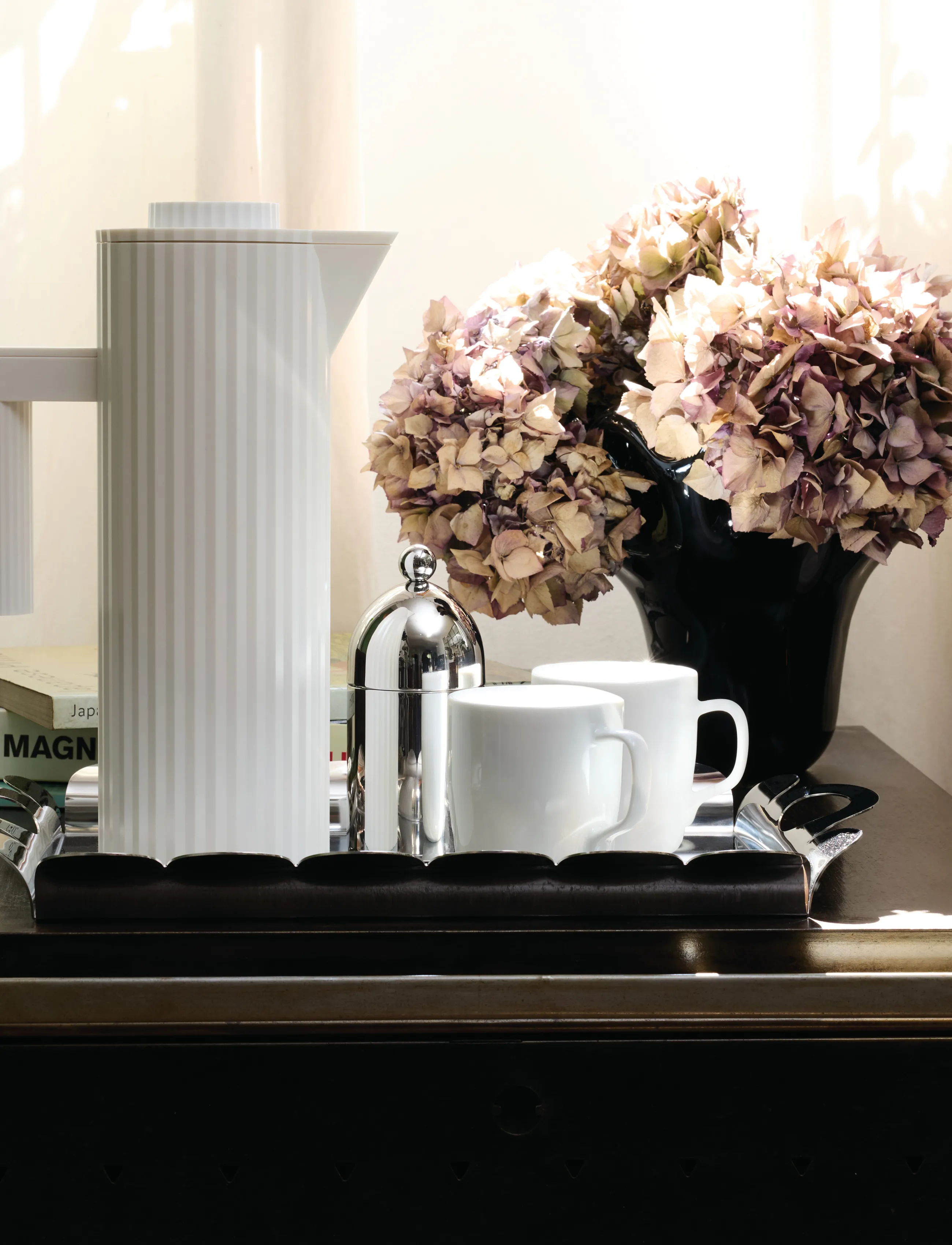 Alessi - Thermo-insulated jug in thermoplastic, white Double thermal glass inside - white - 3