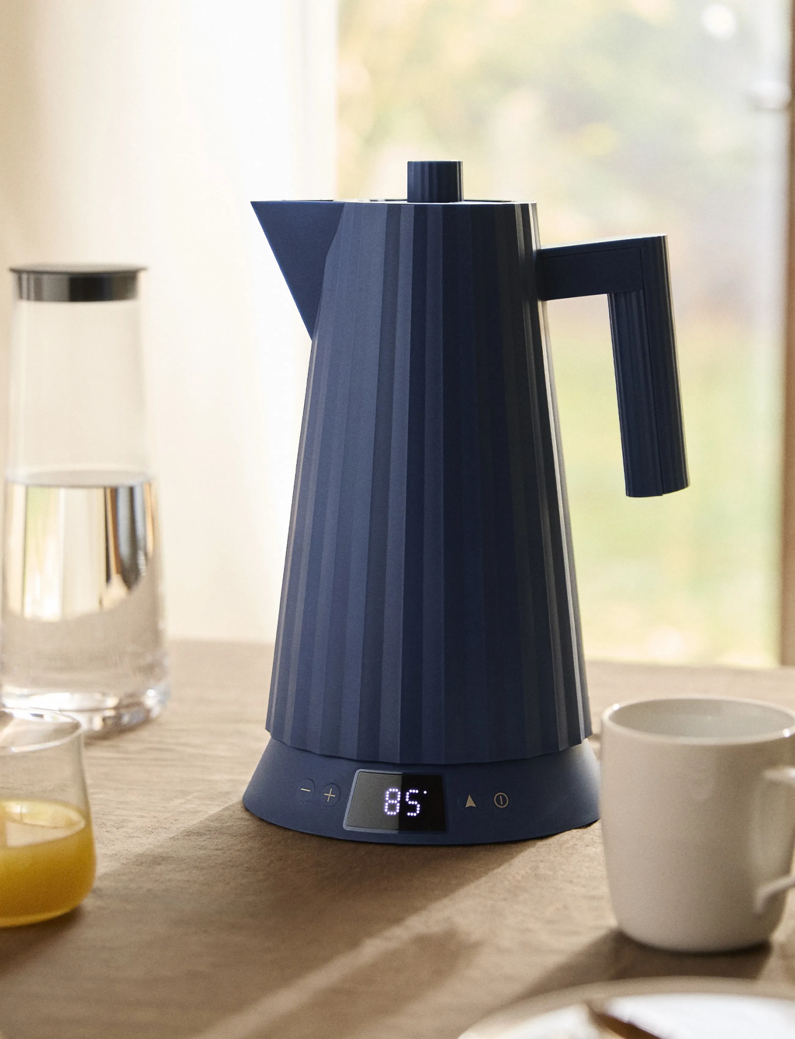 Alessi - Electric kettle with temperature control, in thermoplastic, blue European plug 1850–2200W - blue - 3