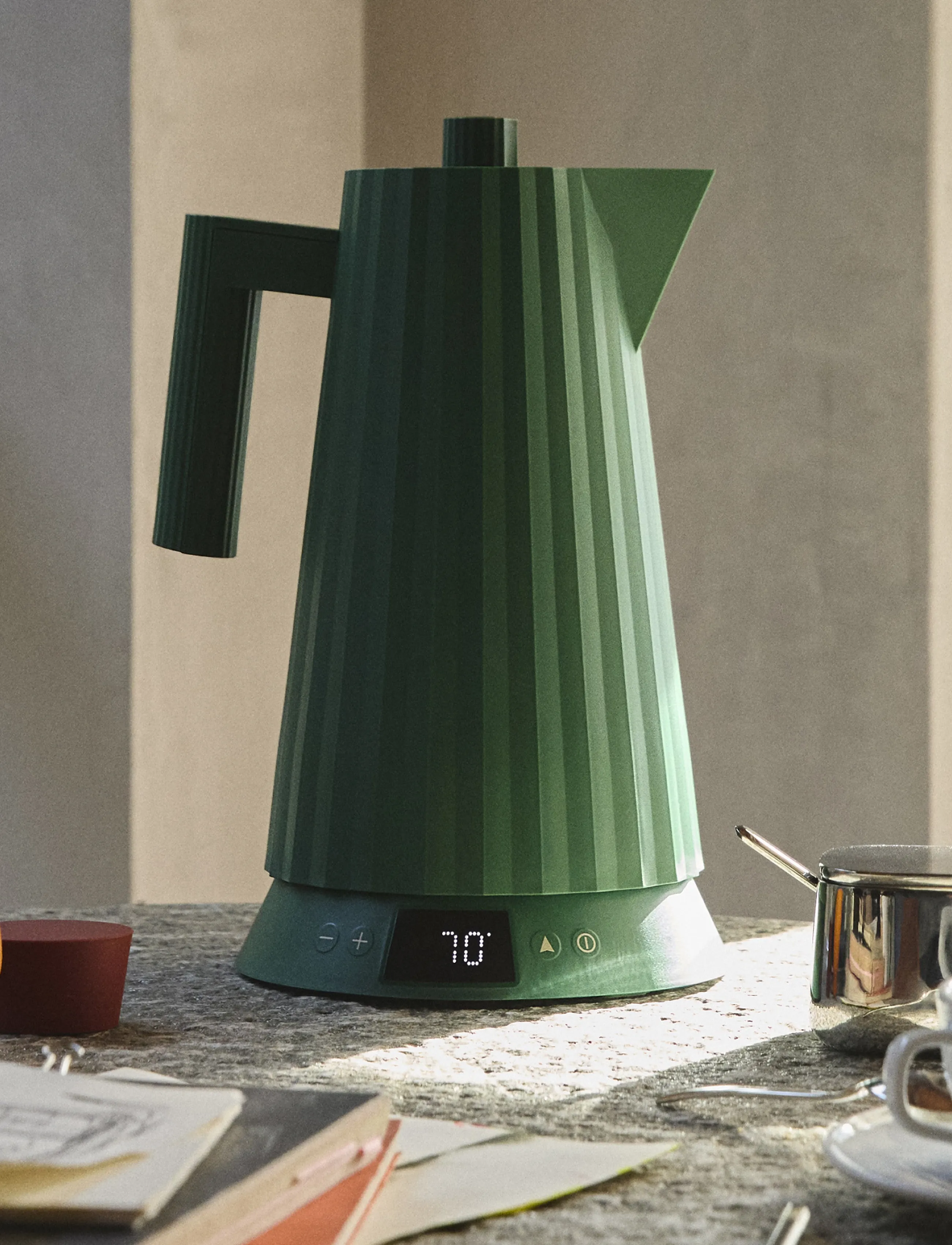 Alessi Electric Kettle With Temperature Control, In Thermoplastic, Green European Plug 1850–2200W, 2200 W, Green, Køkkenmaskiner > Kedler Og Vandkoger