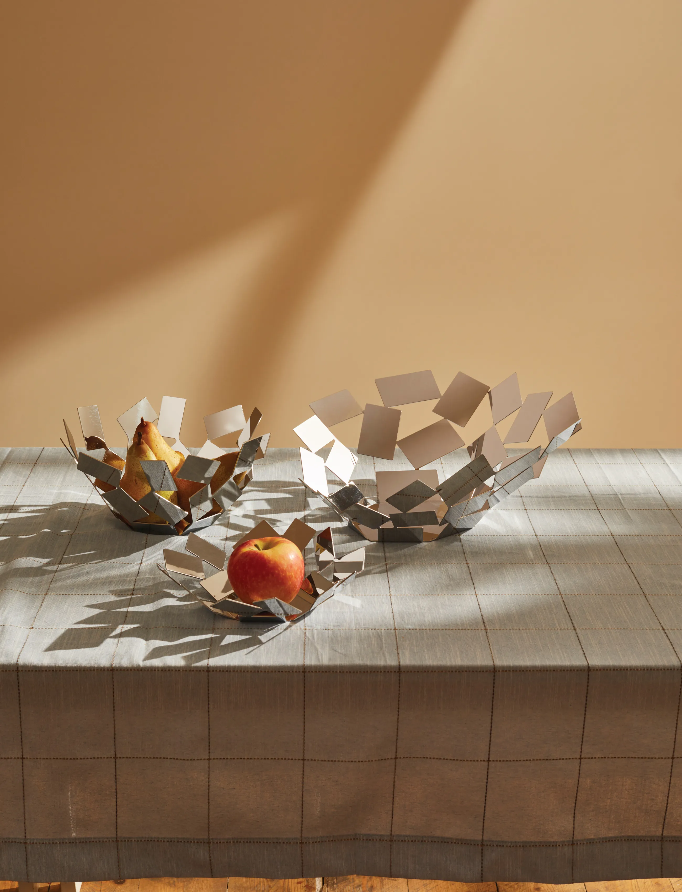 Alessi Fruit Holder In 18/10 Stainless Steel, 24.5X27.3X13 cm, Silver, Skåle Og Serveringsfade > Frugtskåle, Unisex