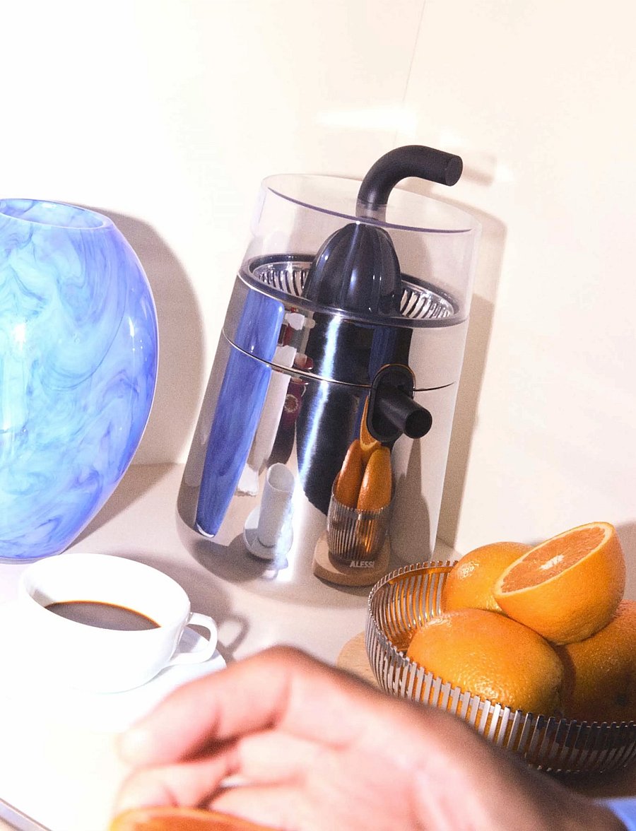 Alessi - Electric citrusi 18/10 stainless steel and thermoplastic, black European plug 72-85W - citrusinių vaisių sulčiaspaudės - black - 0