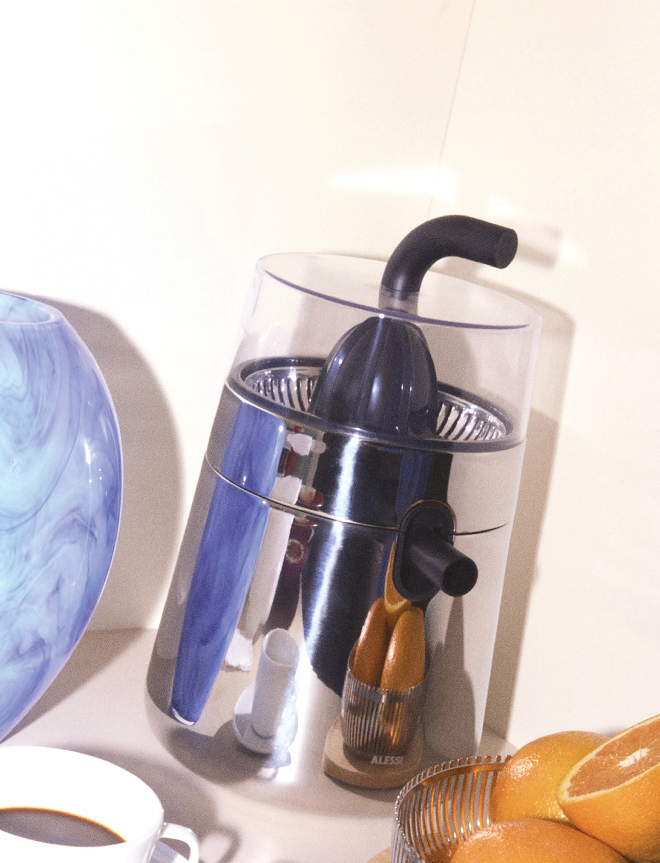 Alessi - Electric citrusi 18/10 stainless steel and thermoplastic, black European plug 72-85W - black - 3