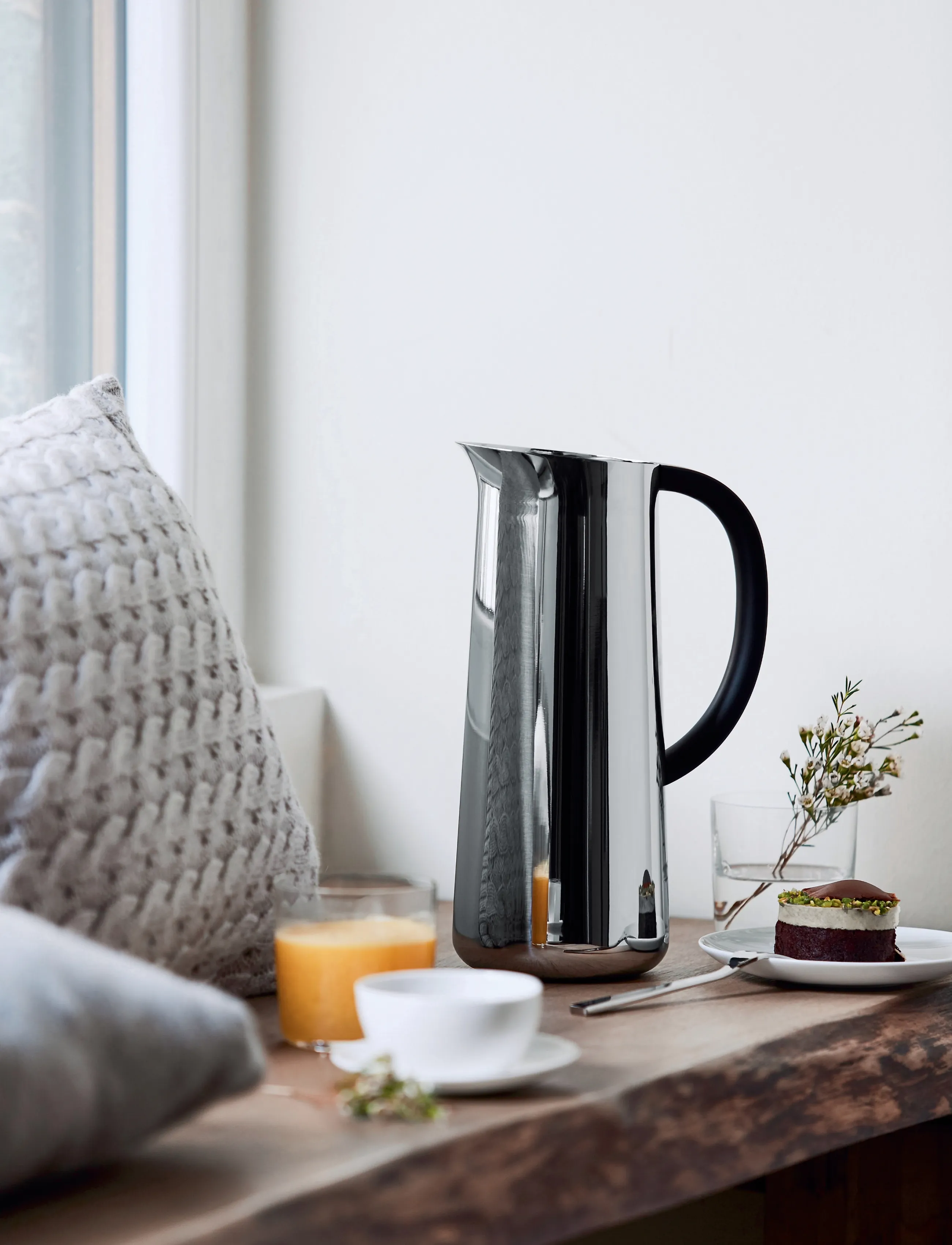 Alessi - Double thermo-insulated jug in 18/10 stainless steel mirror-polished and thermoplastic - steel - 2