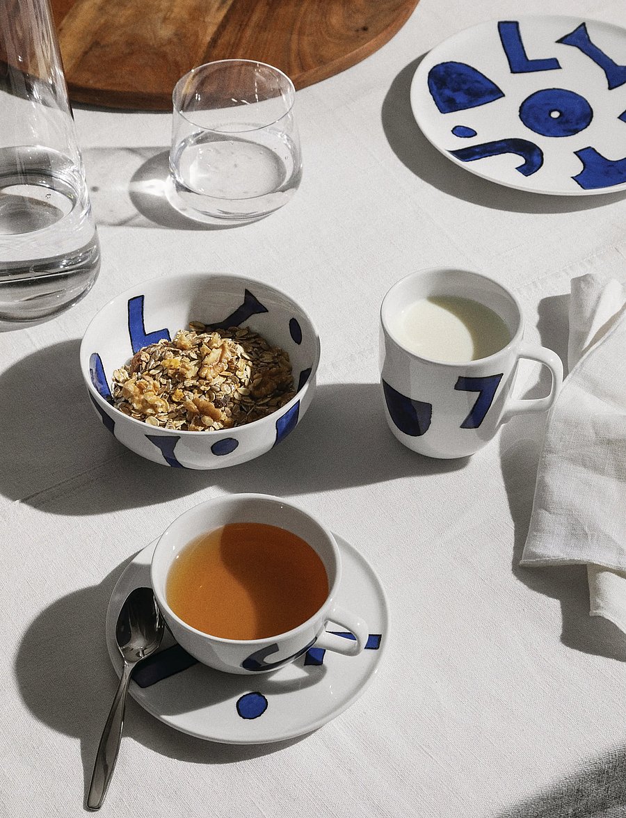 Alessi - Mug in white porcelain Pattern design by Samiro Yunoki - kohvitassid - white/blue - 0