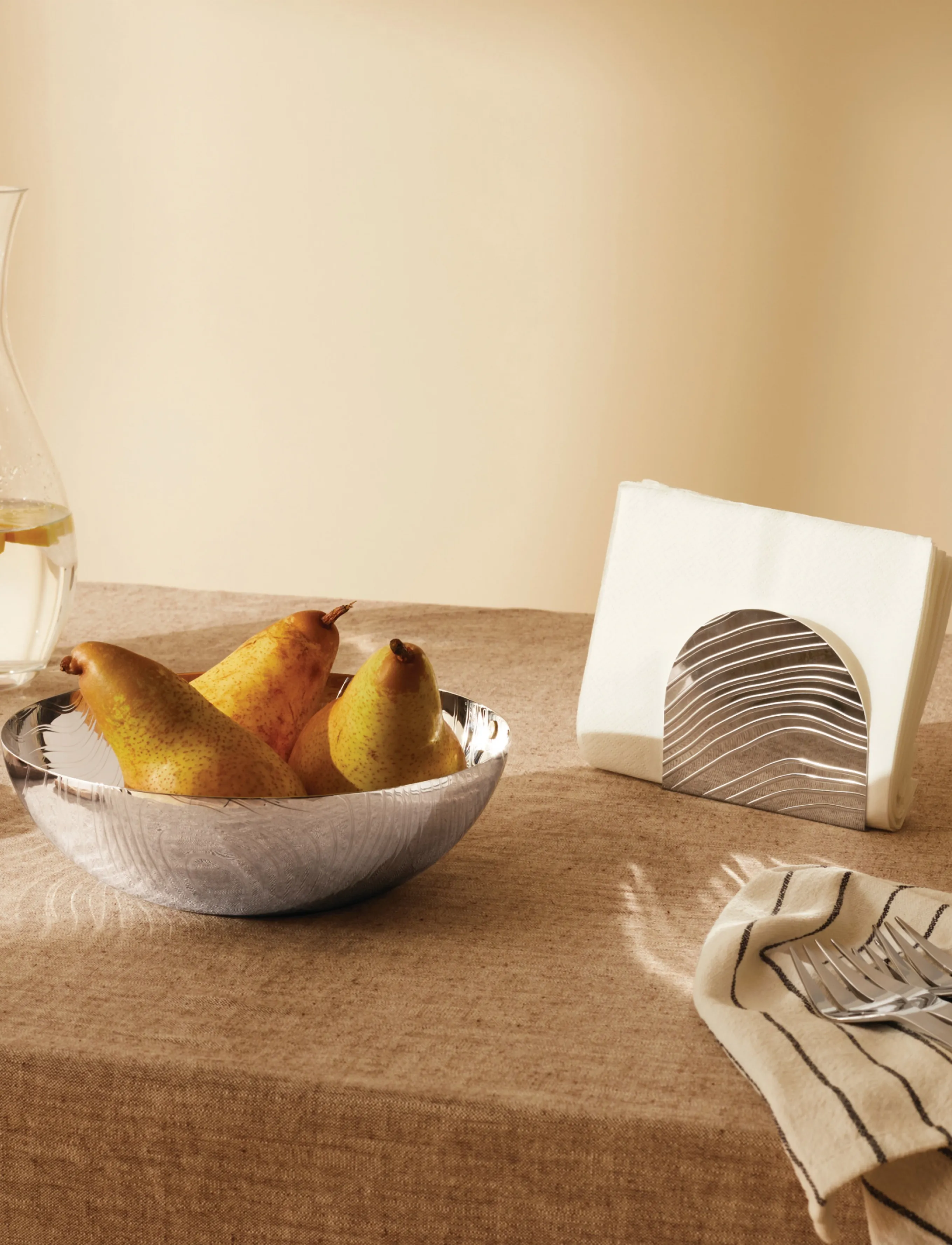 Alessi Bowl In 18/10 Stainless Steel With Relief Decoration, D29 cm, Bowls & Serving Dishes, Silber - Fruit Bowls, Homeware