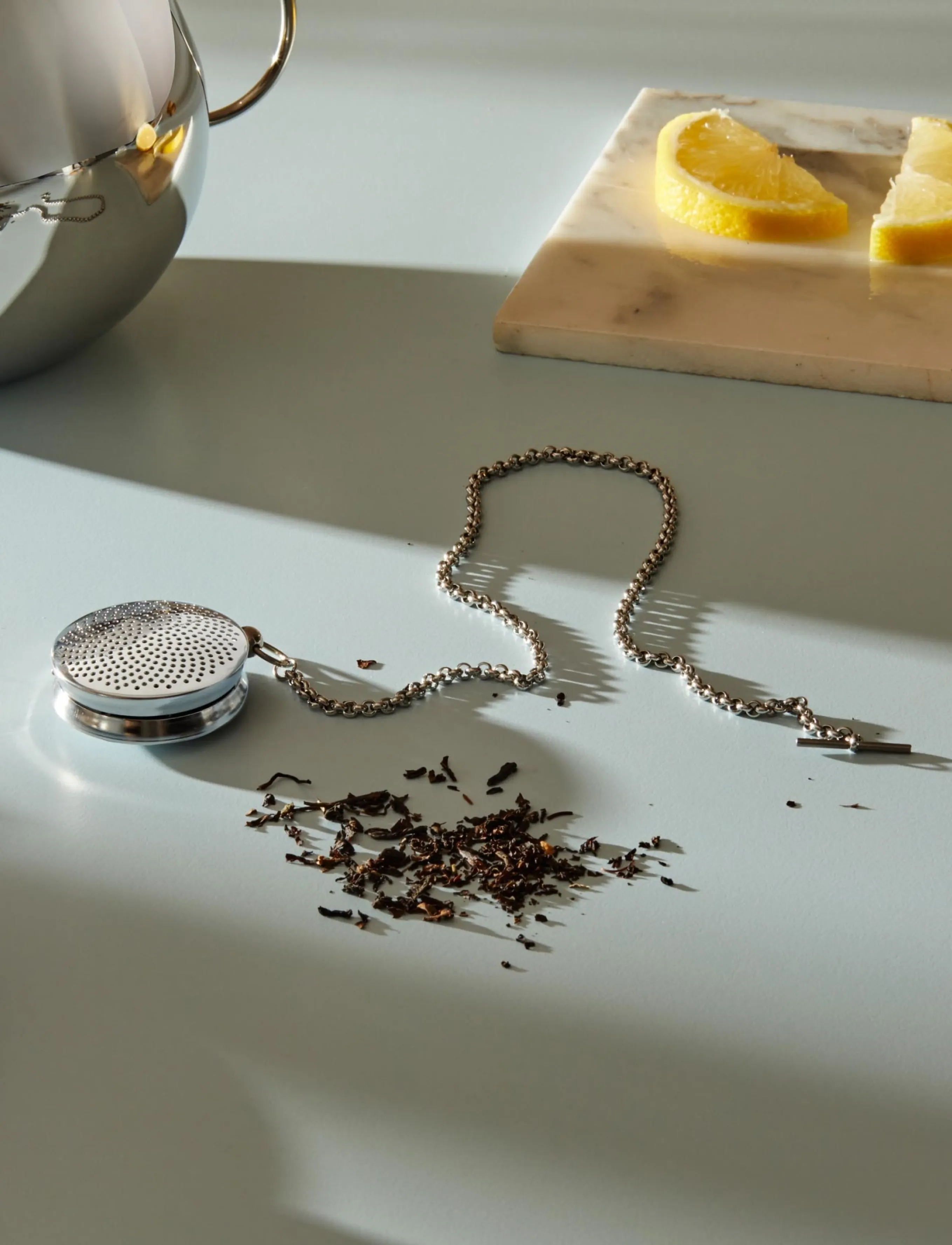 Alessi Tea Strainer In 18/10 Mirror-Polished Stainless Steel, 10X4.5X2 cm, & Coffee Accessories, Silber - Filters Strainers, Homeware