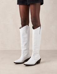 ALOHAS - Mount Bright White Leather Boots - kovboju zābaki - white - 5