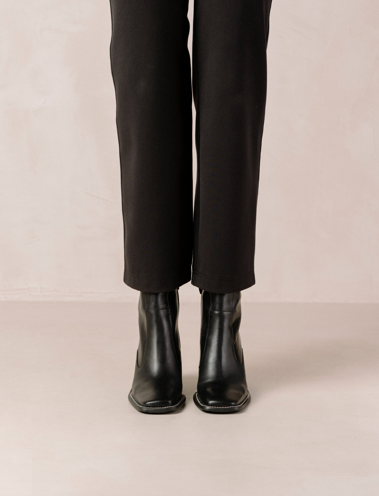 ALOHAS - Francesca Black Leather Ankle Boots - enkellaarsjes met hak - black - 0