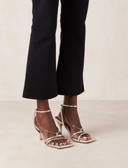 ALOHAS - Straps Chain Shimmer Silver Leather Sandals - festkläder till outletpriser - silver - 5