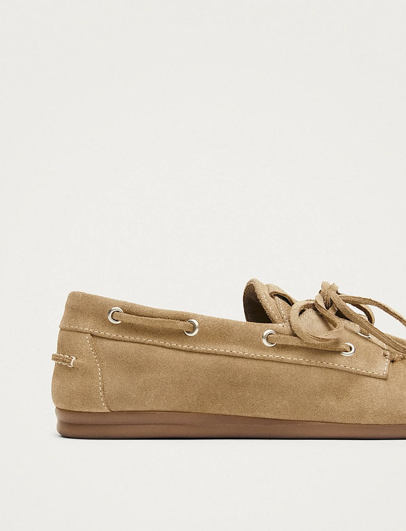 ALOHAS - Rowan Suede Leather Loafers - purjekingad - beige - 5