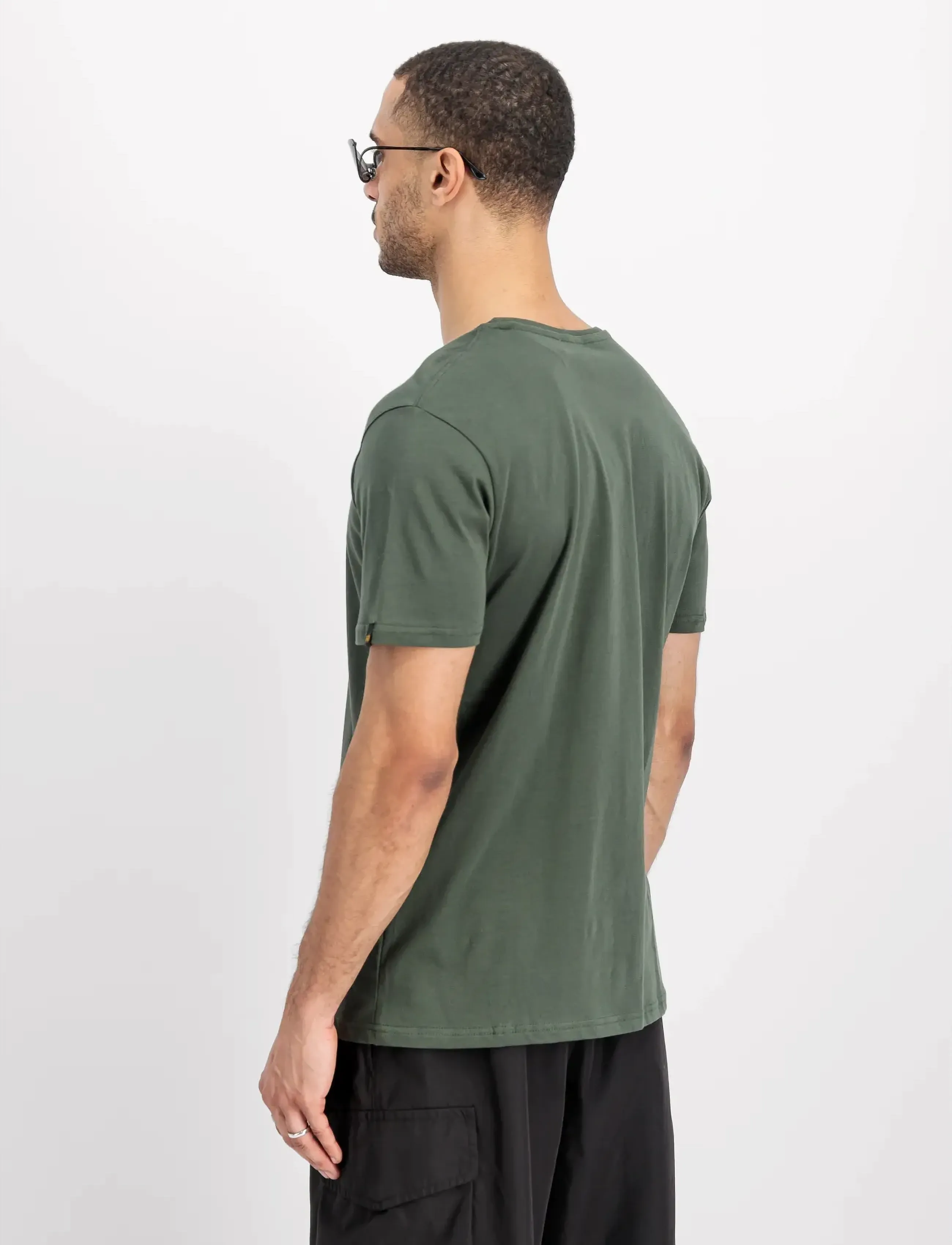 Alpha Industries - Basic T-Shirt - kortärmade t-shirts - dark olive - 3