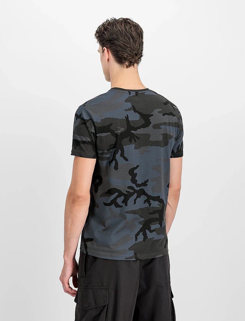 Alpha Industries - Basic T-Shirt BL Camo - kortærmede t-shirts - black camo - 3
