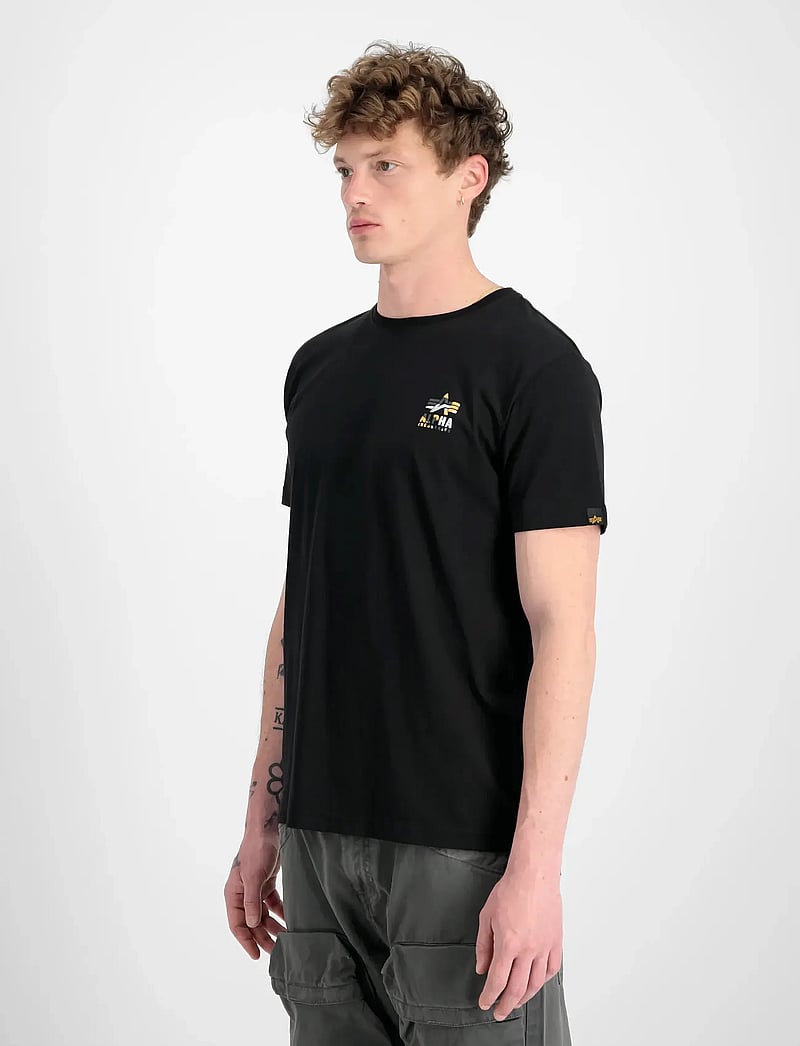 Alpha Industries - Camo Logo Puff Print Back Print T - short-sleeved t-shirts - black - 0