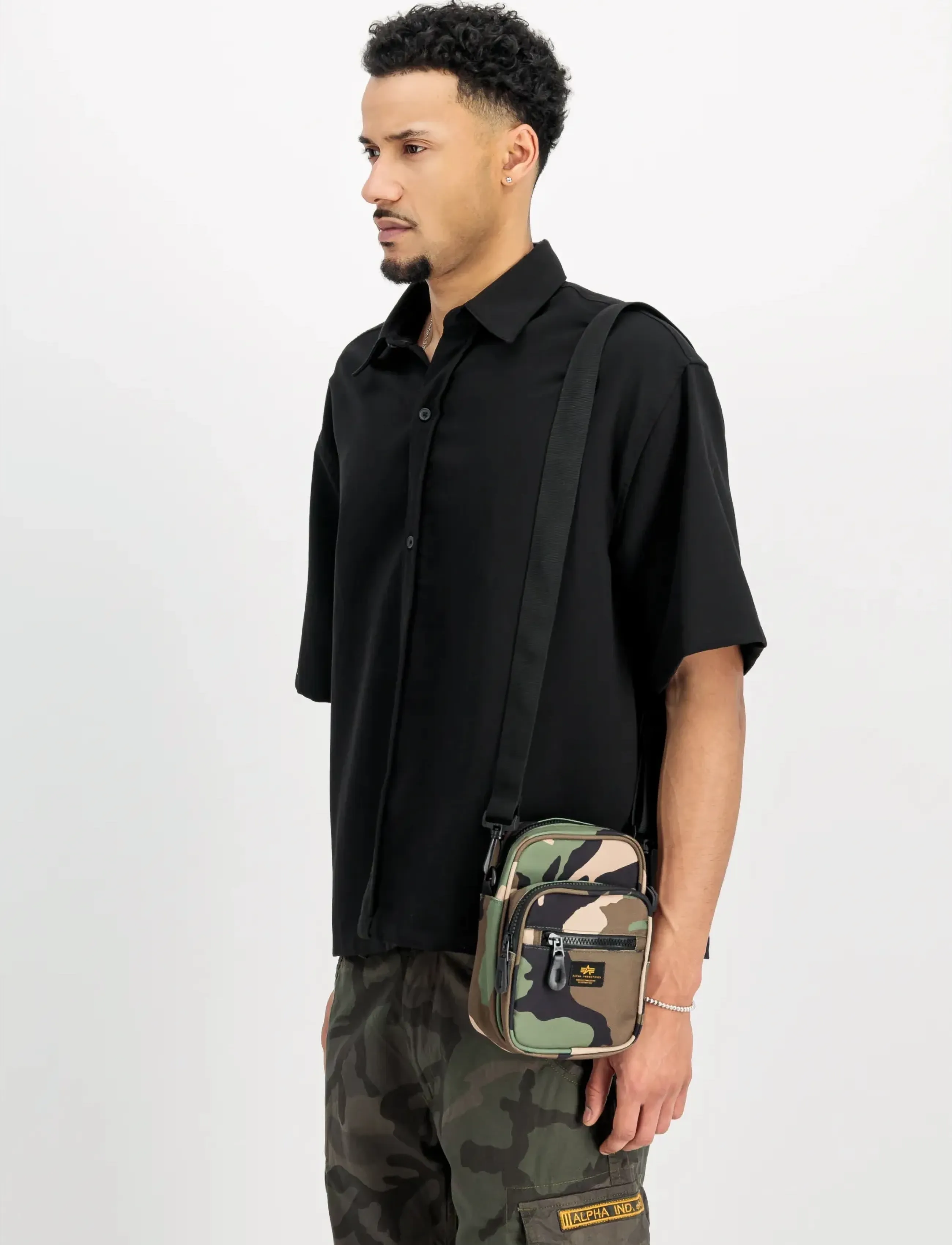 Alpha Industries Label Messenger Bag S, Mænd, Messenger Taske, Grøn, Str: ONE SIZE