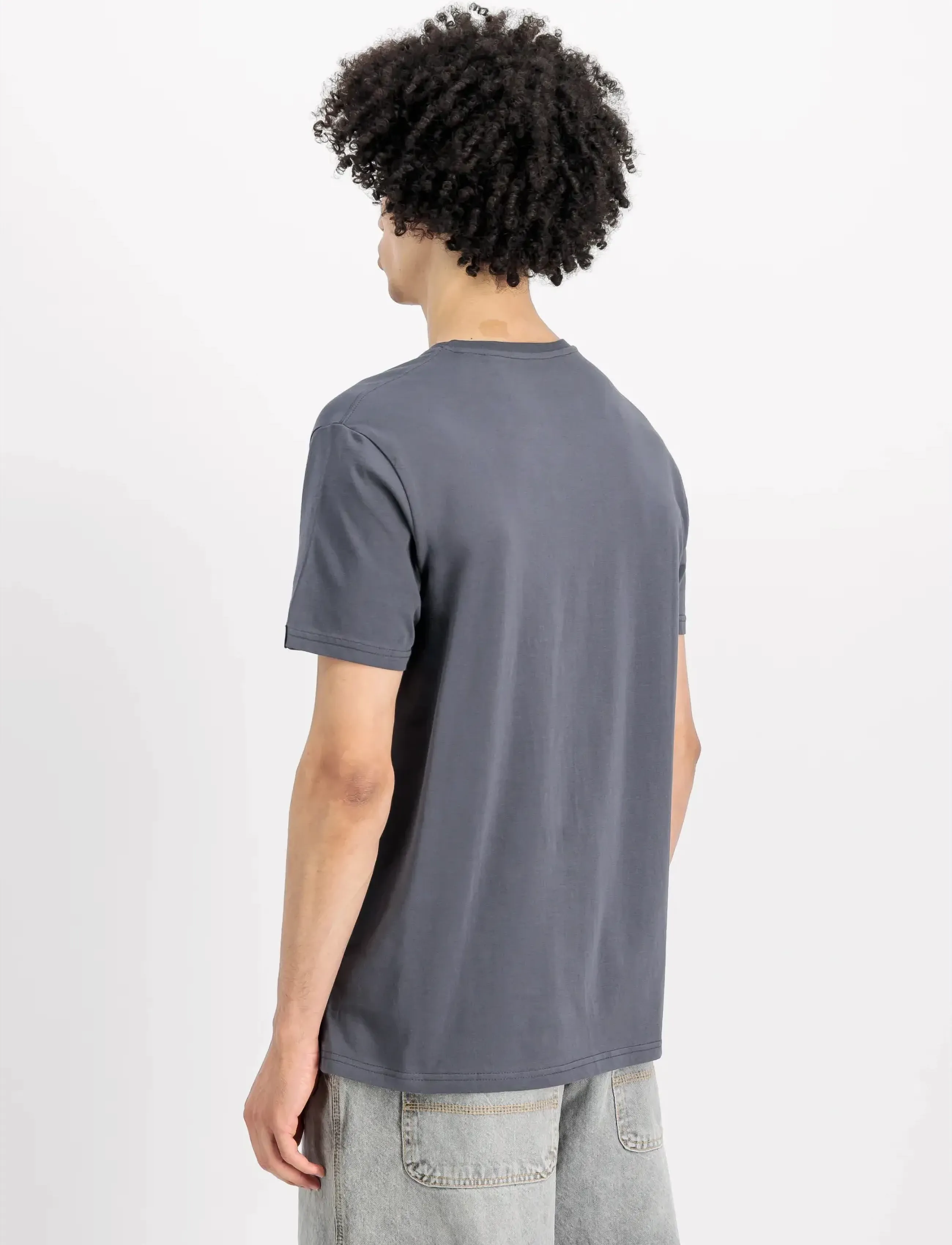 Alpha Industries - Basic T Small Logo - kortärmade t-shirts - greyblack - 3