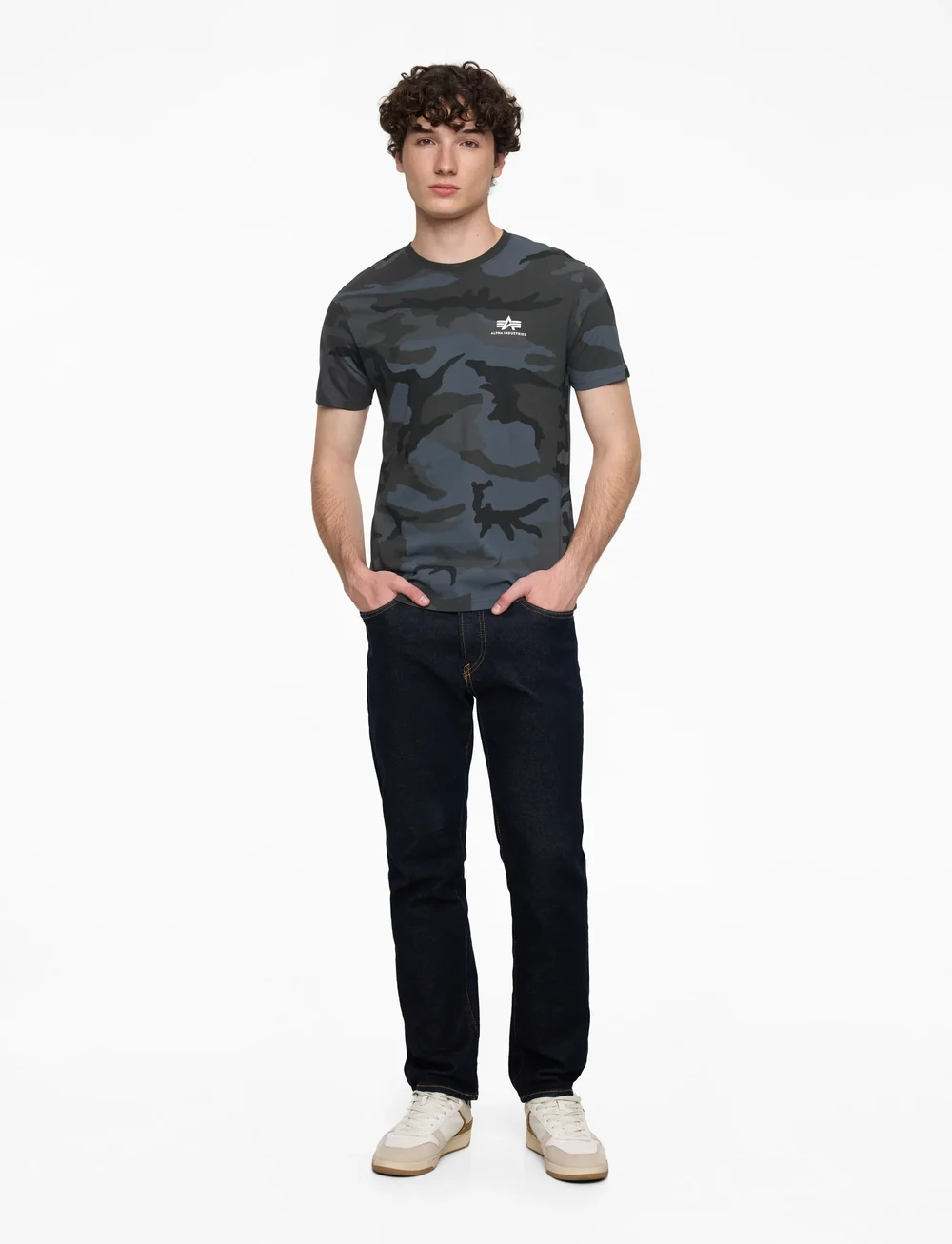 Alpha Industries - Basic T-Shirt SL Camo - kortærmede t-shirts - black camo - 2