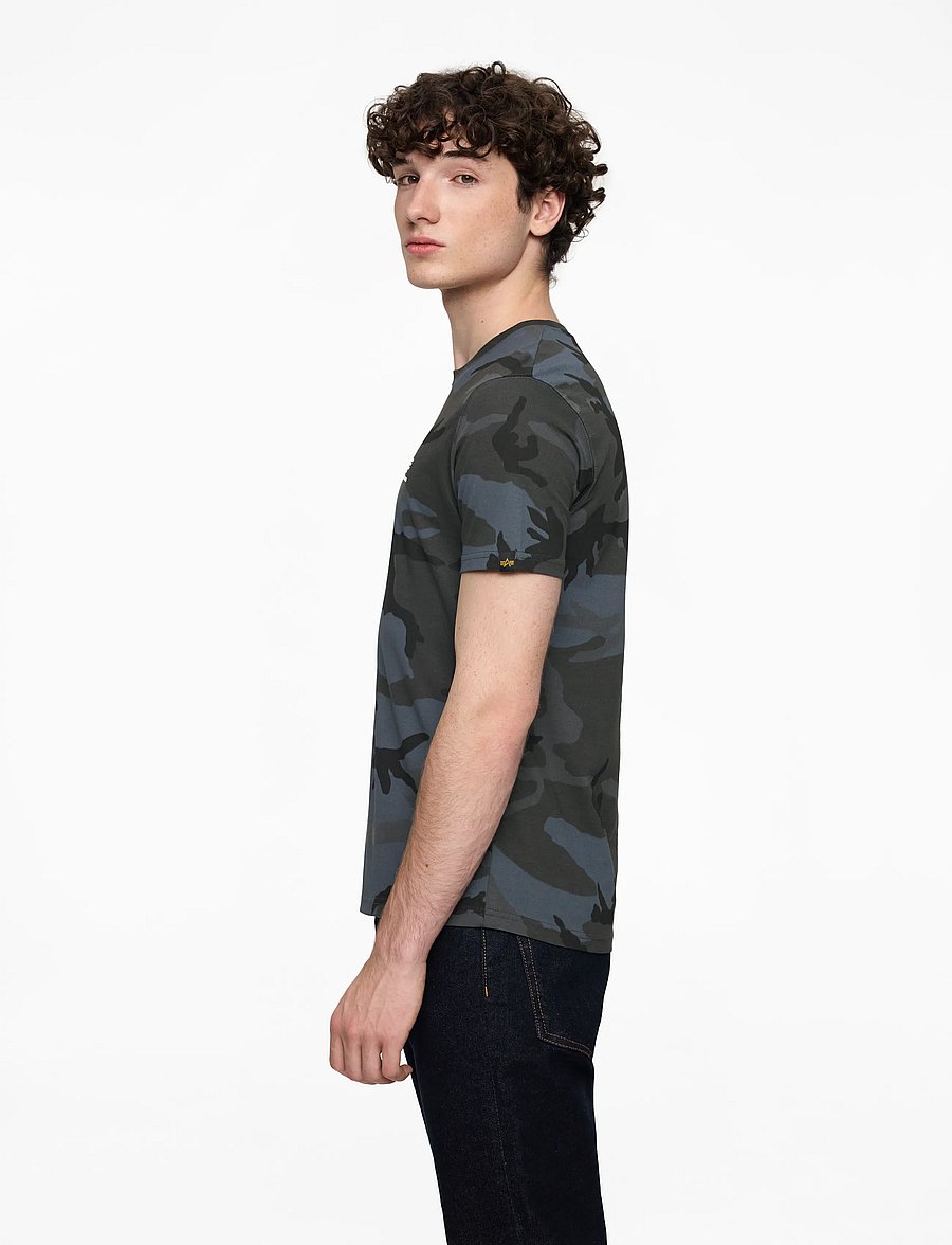 Alpha Industries - Basic T-Shirt SL Camo - kurzärmelig - black camo - 4