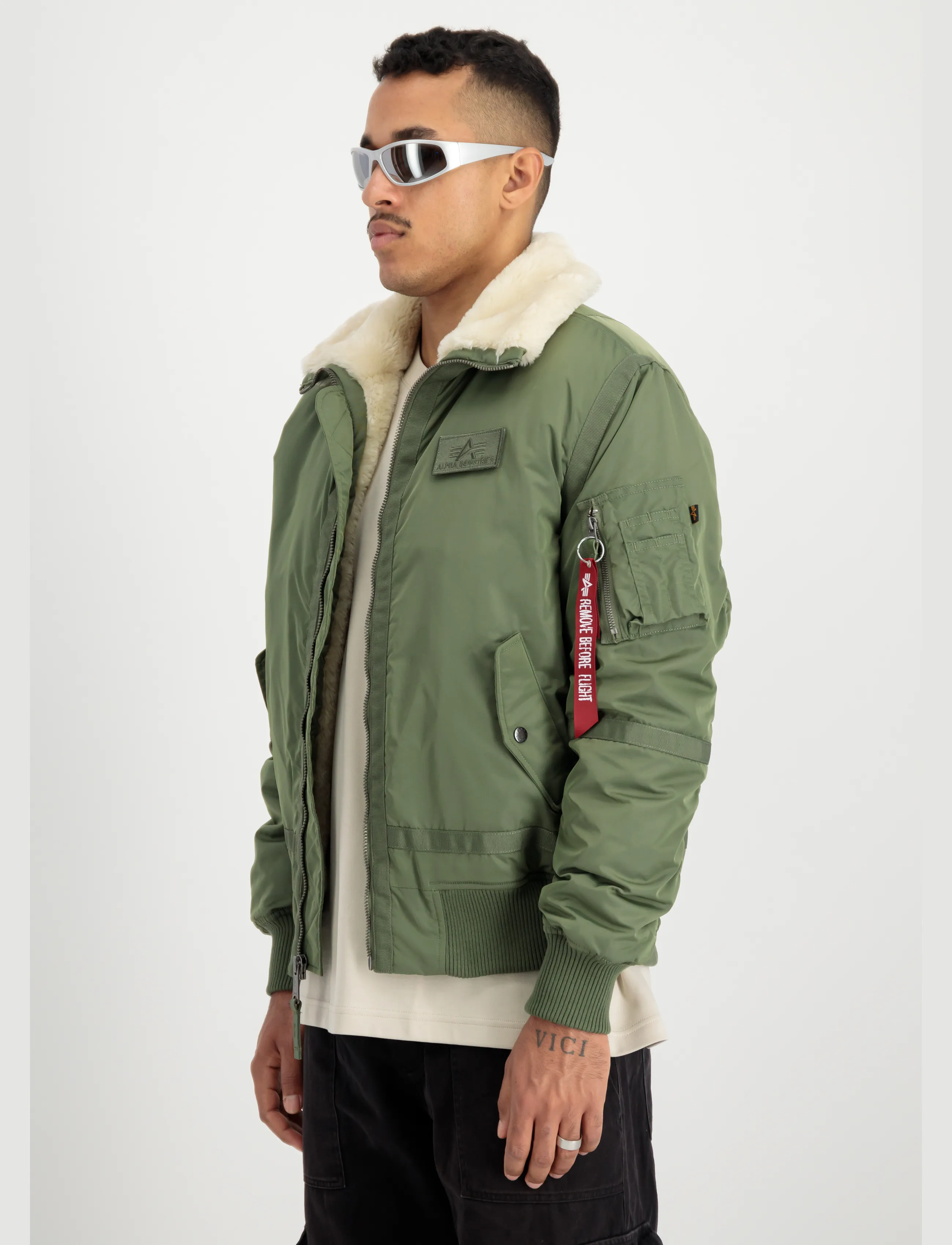 Alpha Industries B-15 III TT Two Tone - Outerwear - SAGE-GREEN / khaki/green