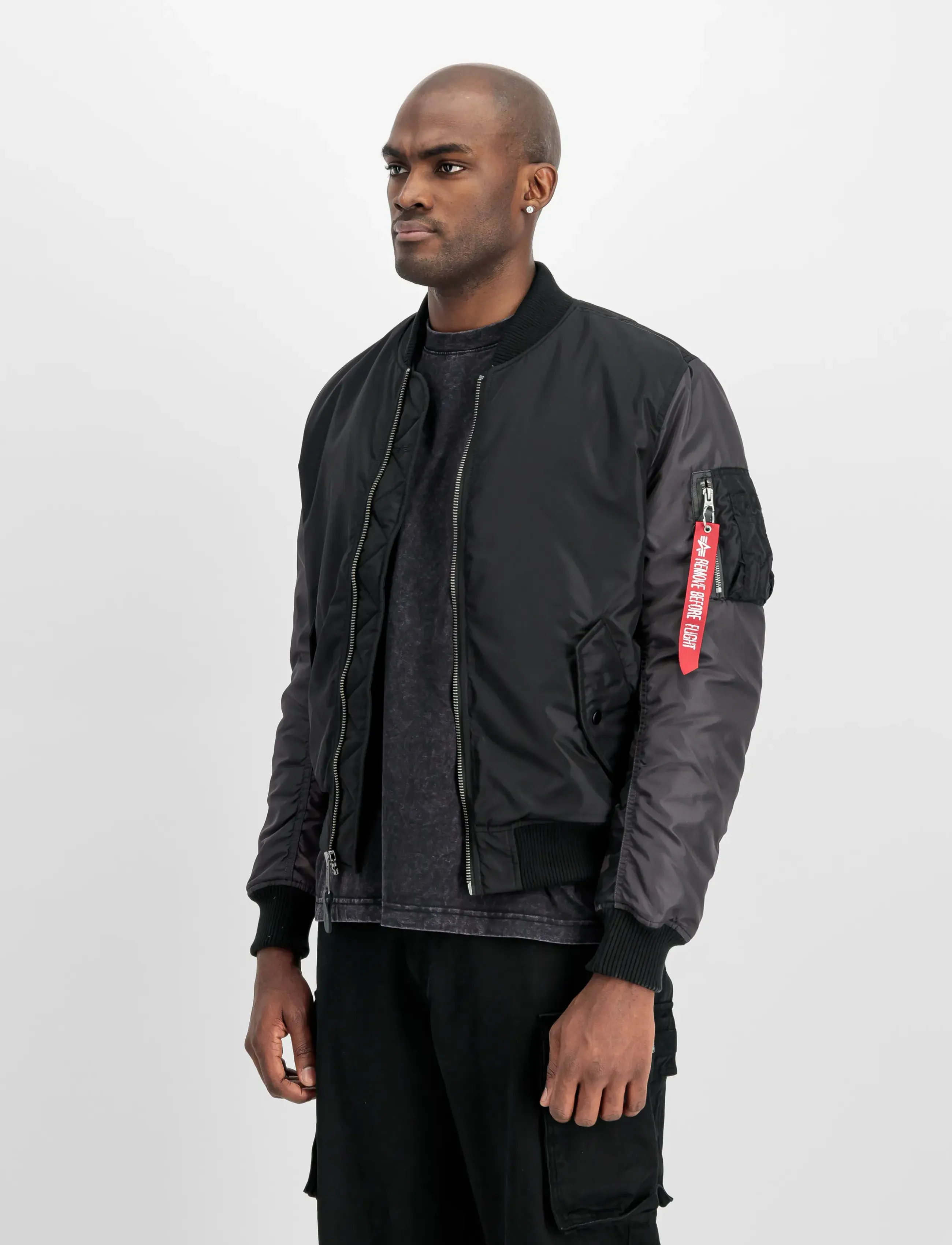 Alpha Industries Ma-1 Camo Back Embroidery, XXL, Jackets, Schwarz - Bomber Männerswear