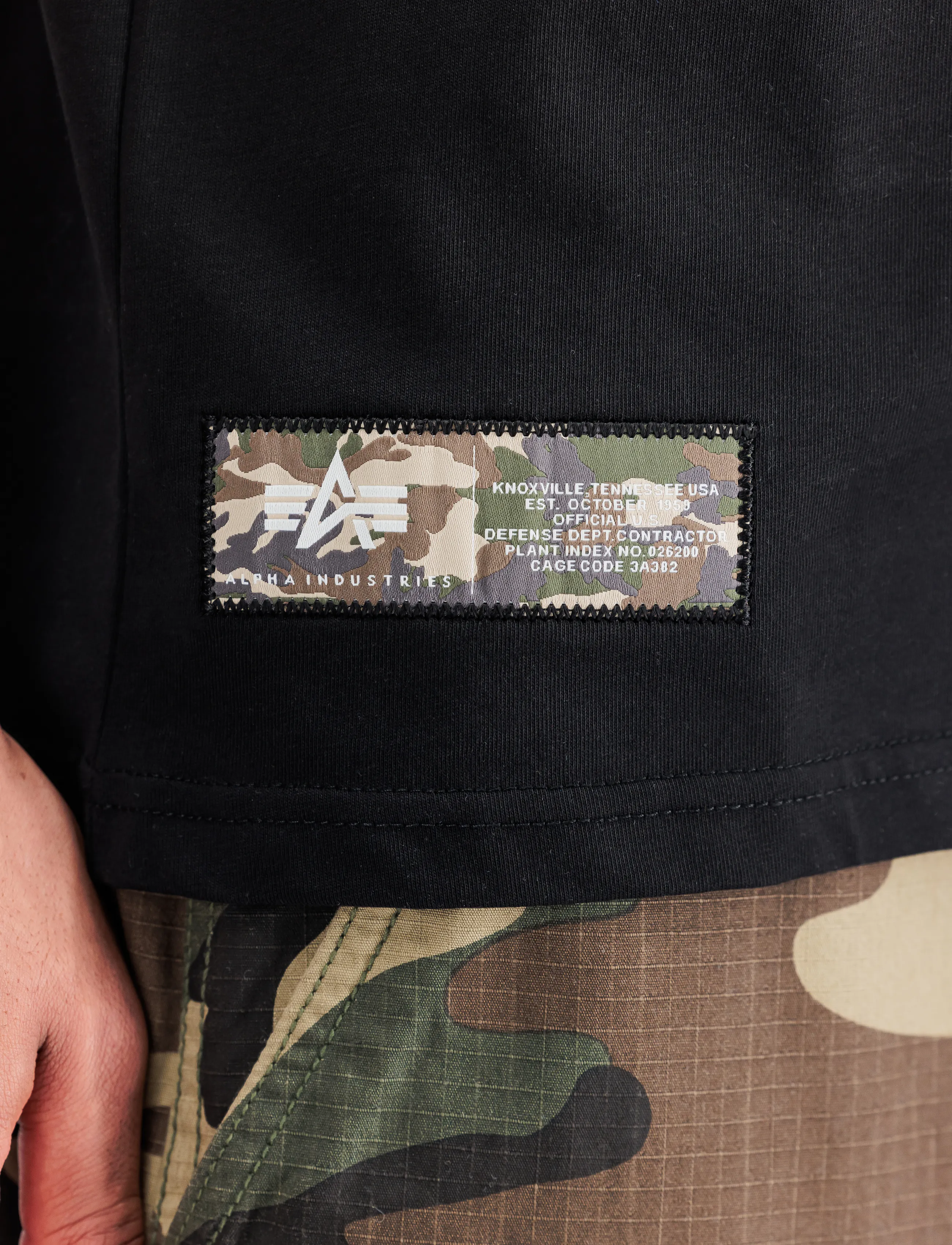 Alpha Industries - Camo Label Backprint T-Shirt - madalaimad hinnad - black - 4