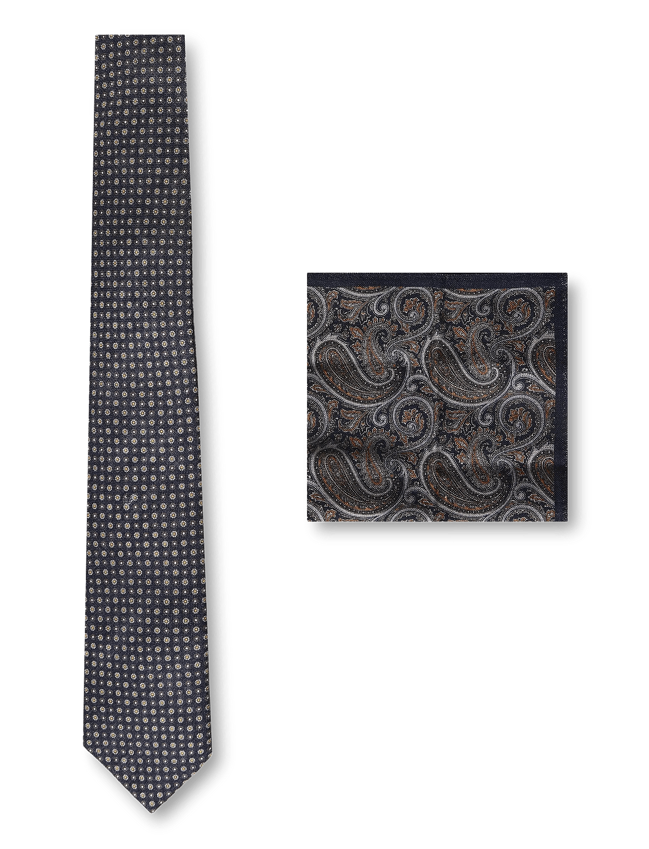 Amanda Christensen - Tie & Pocket