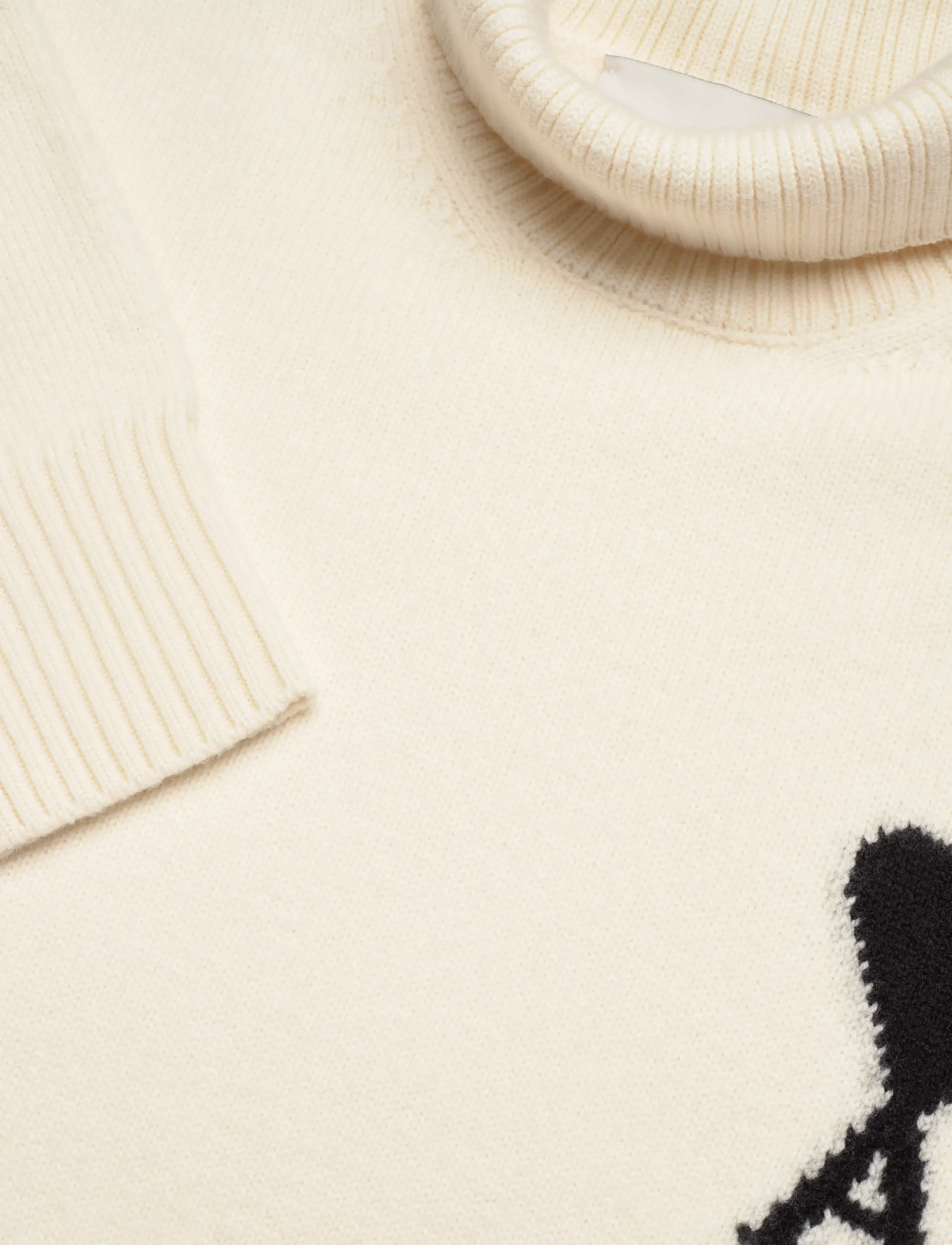 AMI - FUNNEL NECK SWEATER WITH CONTRASTED AMI DE COEUR - rullekraver - 151 : ecru/noir - 2
