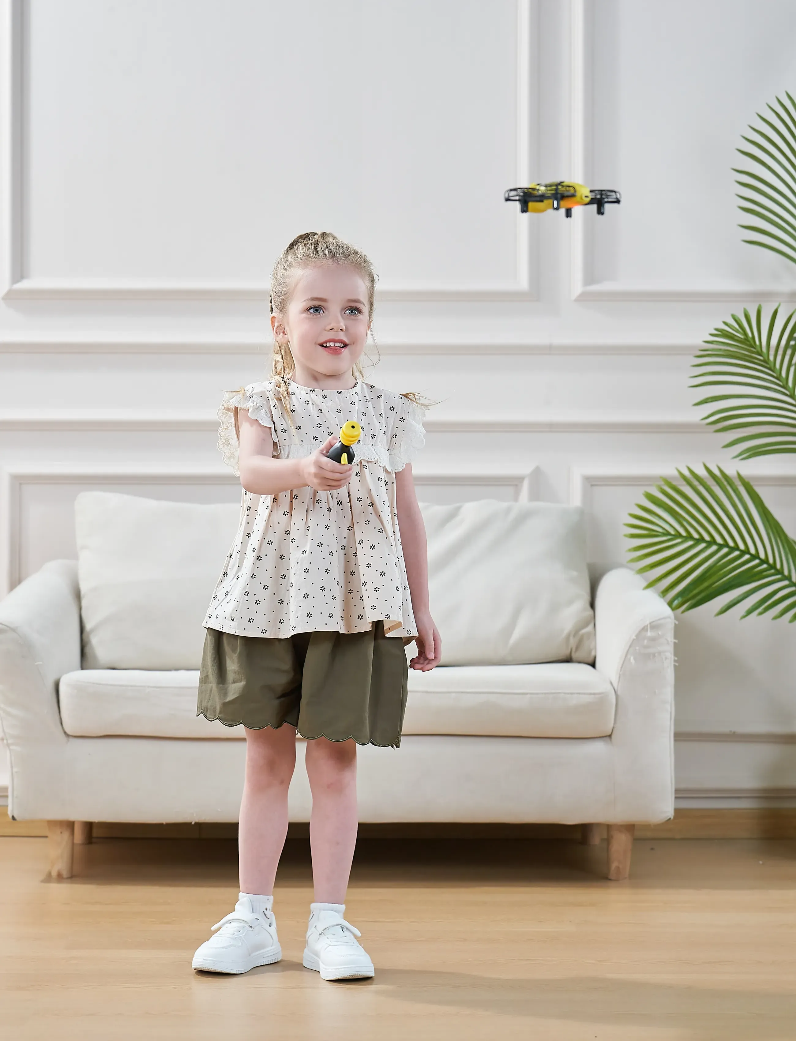 AMO Revolt Follow Me Bee Rc, One Size, Yellow, Legetøj > Remote Controlled Legetøj, Børn