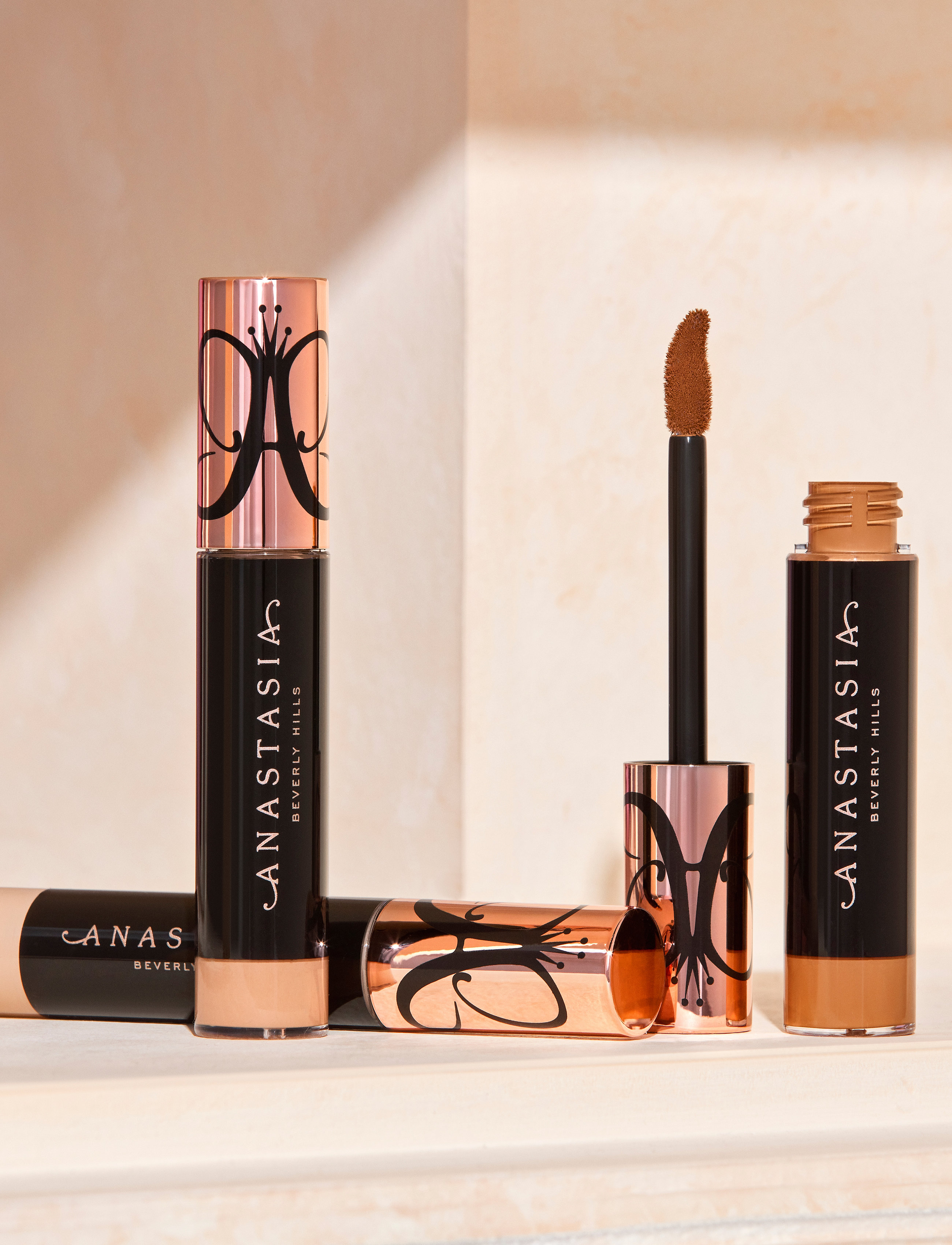 Anastasia Beverly Hills - Magic Touch Concealer 3 - smink - 3 - 4