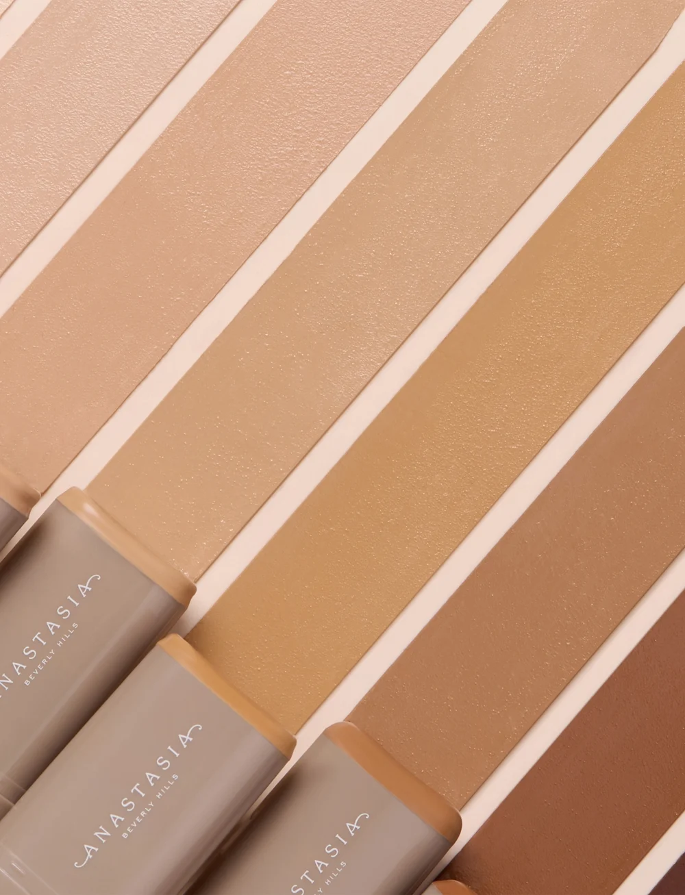 Anastasia Beverly Hills - Beauty Balm Serum Boosted Skin Tint - Shade 9 - makeup - shade 9 - 5