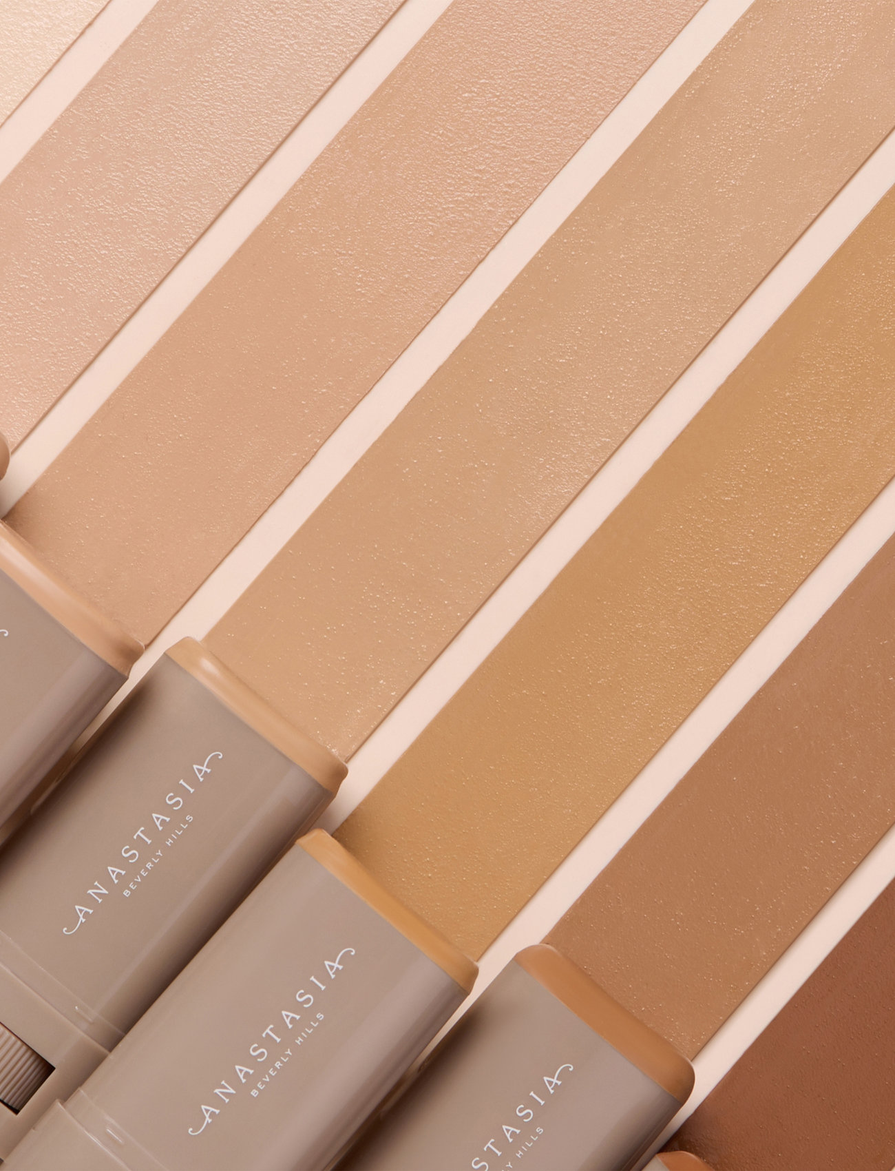 Anastasia Beverly Hills - Beauty Balm Serum Boosted Skin Tint - Shade 16 - makeup - shade 16 - 5