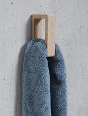 Andersen Furniture - Towel Grip - Āķi un pakaramie plaukti - white pigmentet mat laqured - 1
