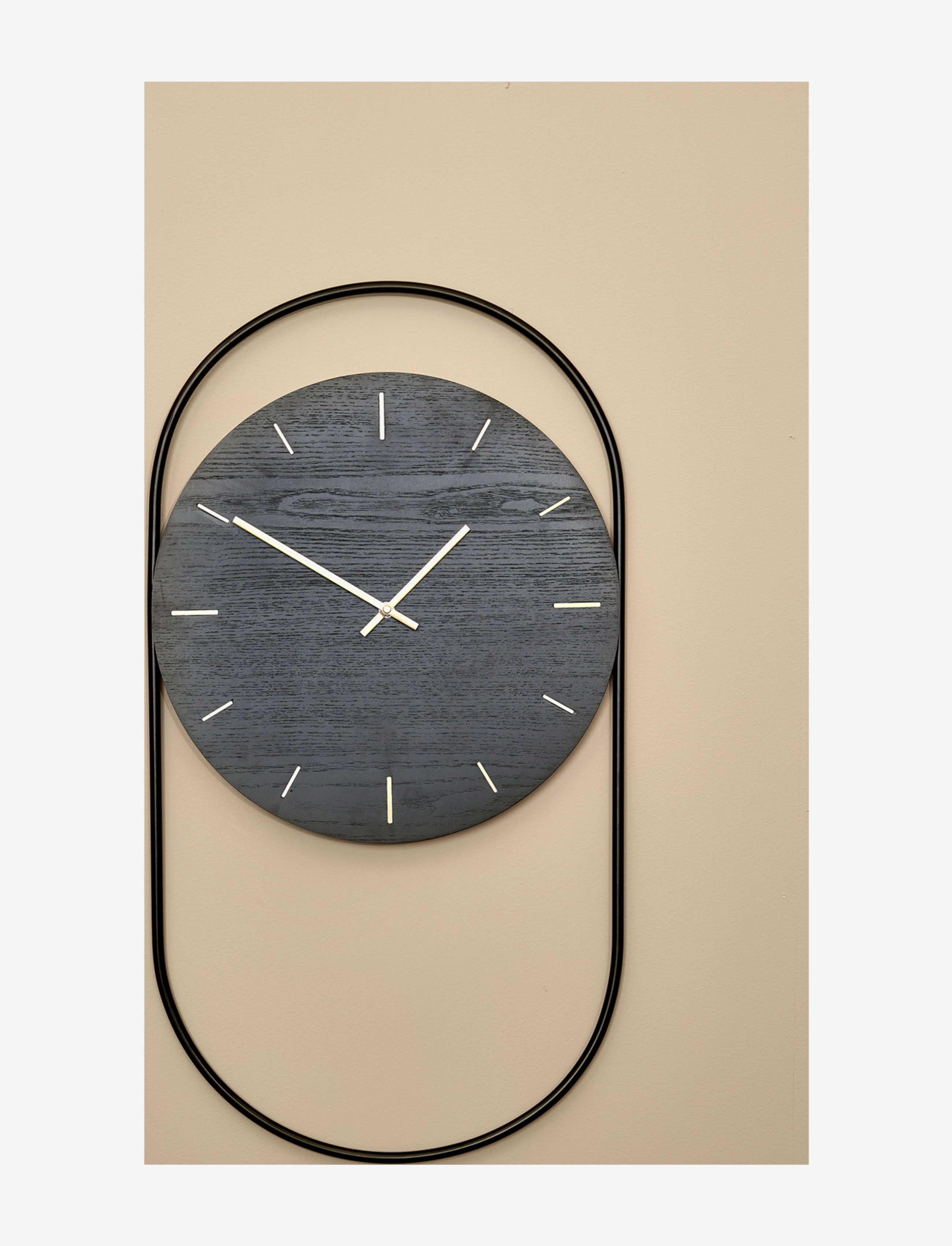 Andersen Furniture - A-Wall Clock Black with black metal ring - wanduhren - black - 3