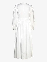 Andiata - Radelle Linen Dress - festklær til outlet-priser - chalk white - 2