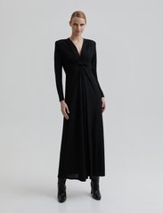 Andiata - Rhosyn T dress - midiklänningar - sparkling black - 2