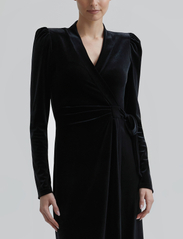 Andiata - Sibley S dress - festklær til outlet-priser - black - 4