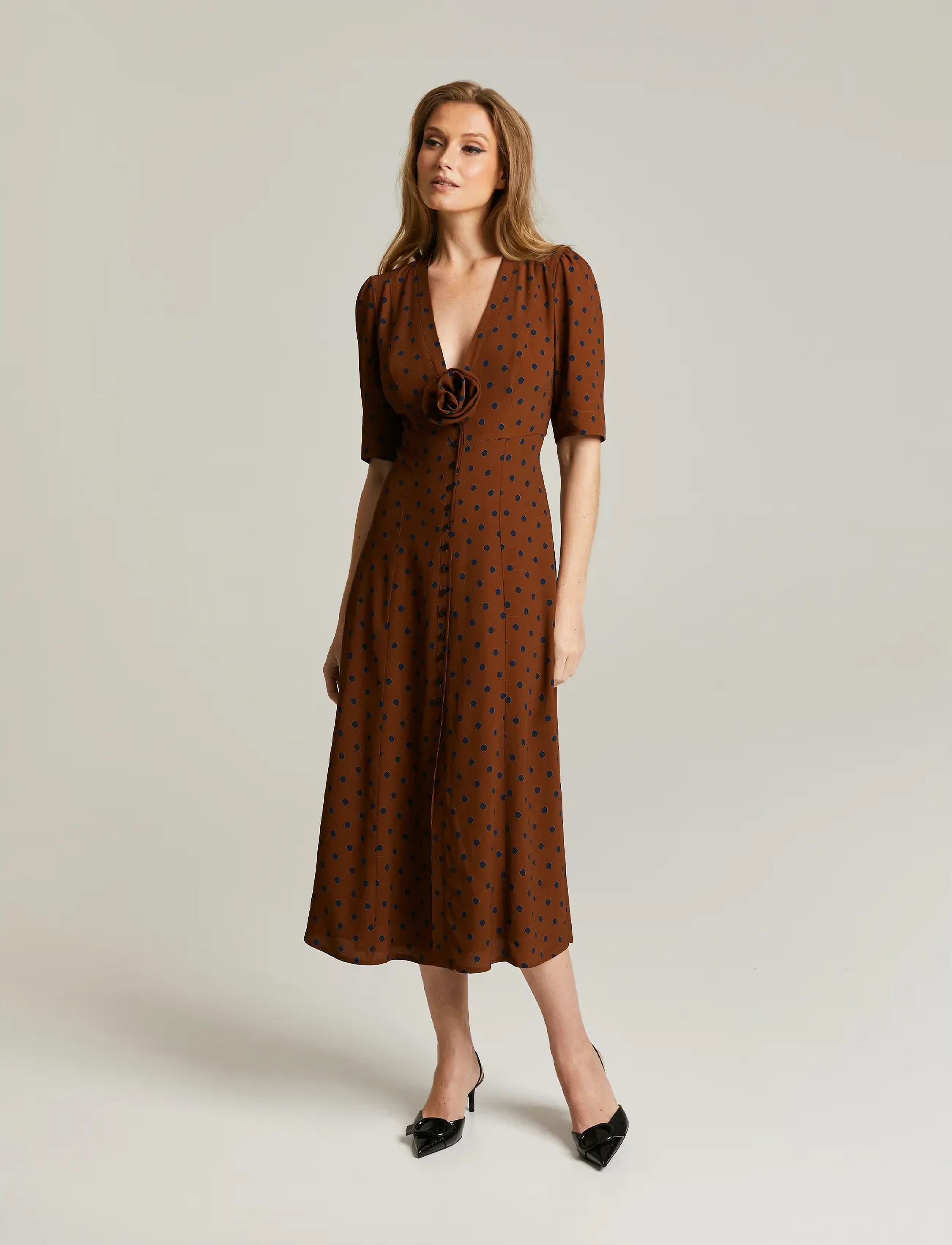 Andiata Amica - Klänningar - POLKA DOTS / brown