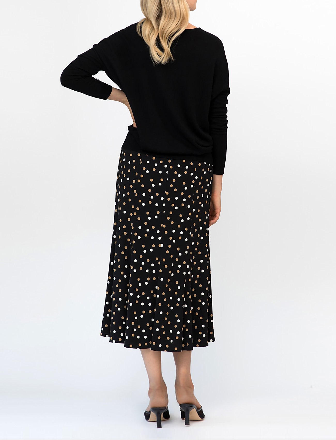 Andiata - Gail 80 Skirt - black dots - 5