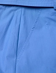Andiata - Jona 90 V skirt - midinederdele - amalfi blue - 5