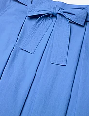 Andiata - Jona 90 V skirt - midinederdele - amalfi blue - 6