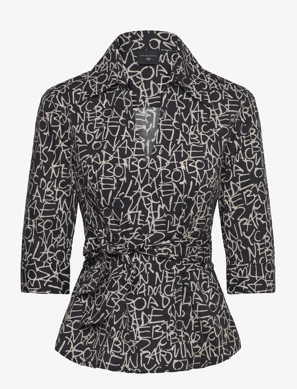 Andiata - Kiira - lühikeste varrukatega pluusid - typography print - 1