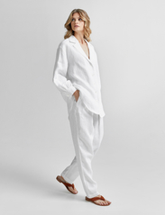 Andiata - Clady trousers - suorat housut - brilliant white - 3
