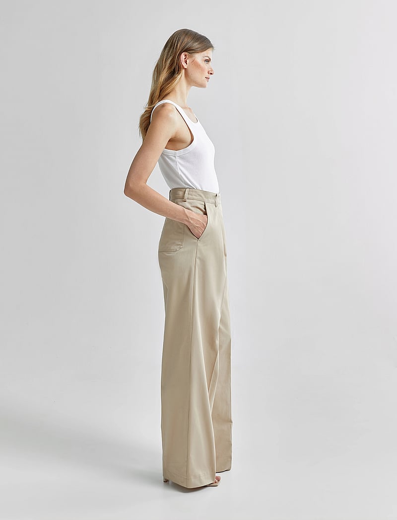 Andiata - Gytta C trousers - laia säärega püksid - sand - 3