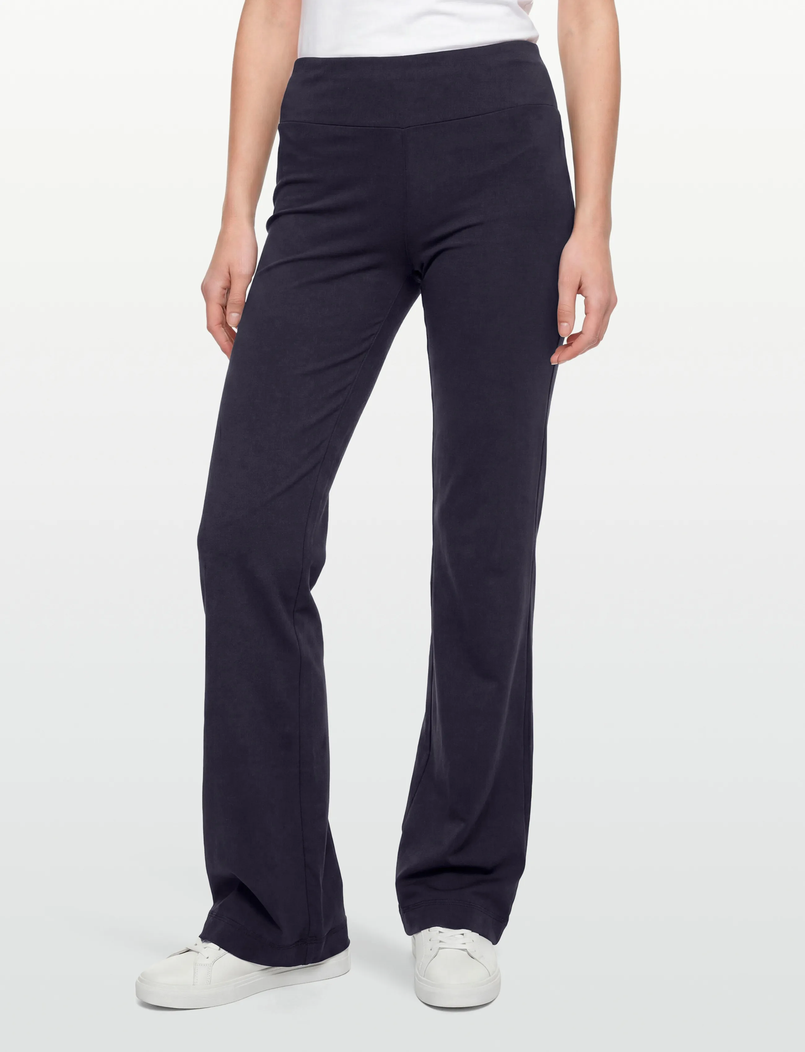 Andiata - Evelen T - flares - royal navy - 3