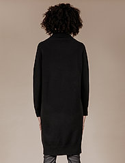 Andiata - Aislayne - stickade klänningar - black - 4