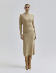 Andiata - Edmee Knit Skirt - stickade kjolar - croissant - 2